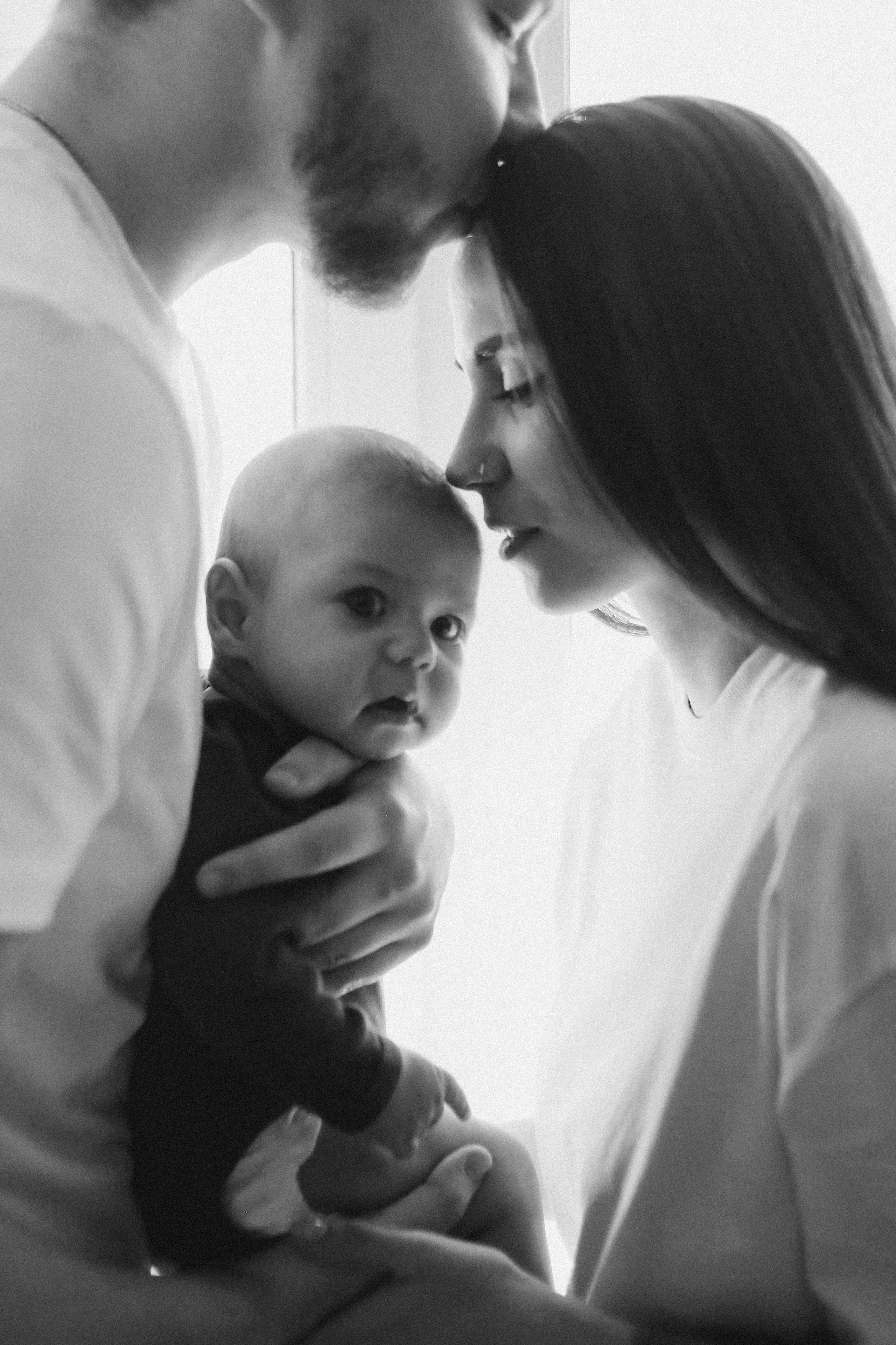 Мама, папа, я и 2 хвоста. Фотограф Новый Уренгой I Ньюборн I Фотограф материнства I ЯНАО