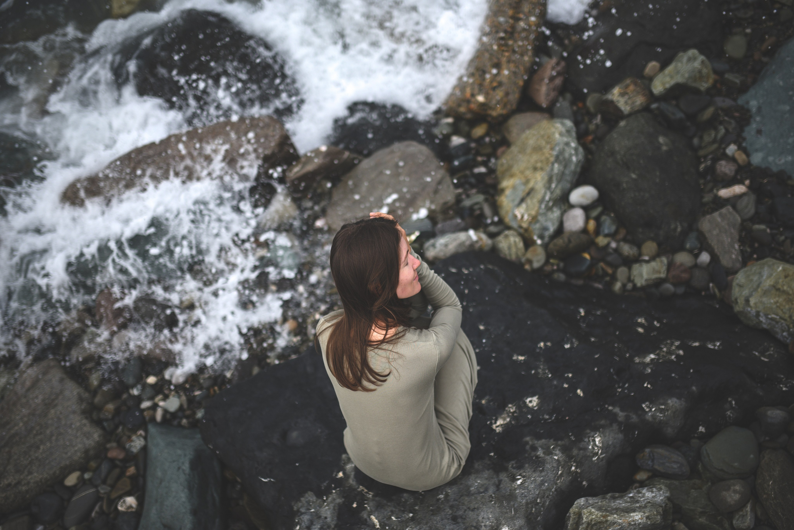 Alina and the Sea. Anastasia Serdyuk, travel photographer, travel photo, portraits, stories, fineart prints