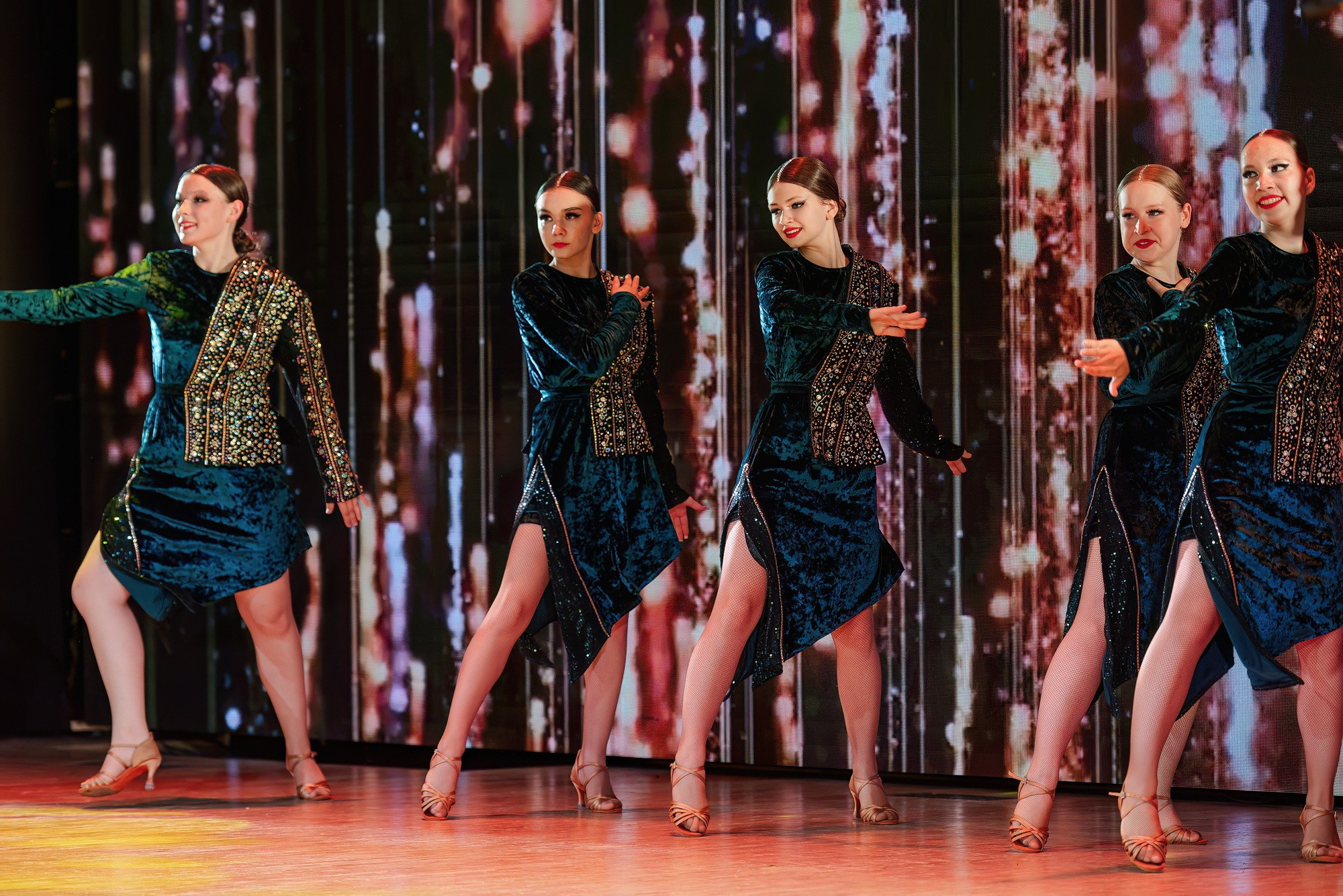 Отчетный концерт Образцового коллектива Алтая театра эстрадной песни «Созвездие». Свадебный и репортажный фотограф Никита Сницарев в Барнауле