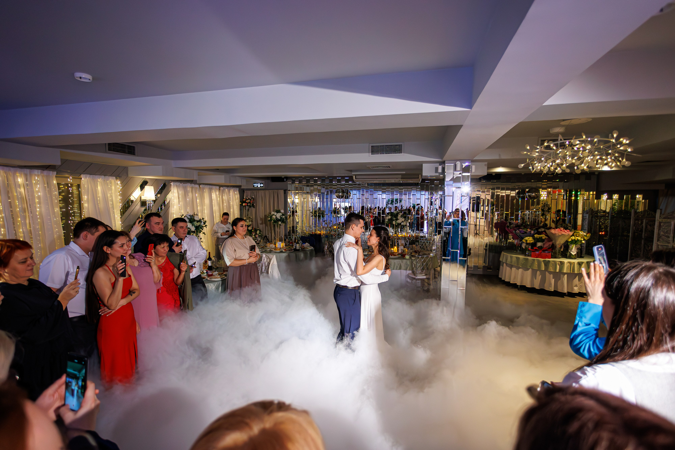 Свадебная фотосессия и сборы в гостинице Националь. Свадебный фотограф Москва и МО Сергей Киржаев