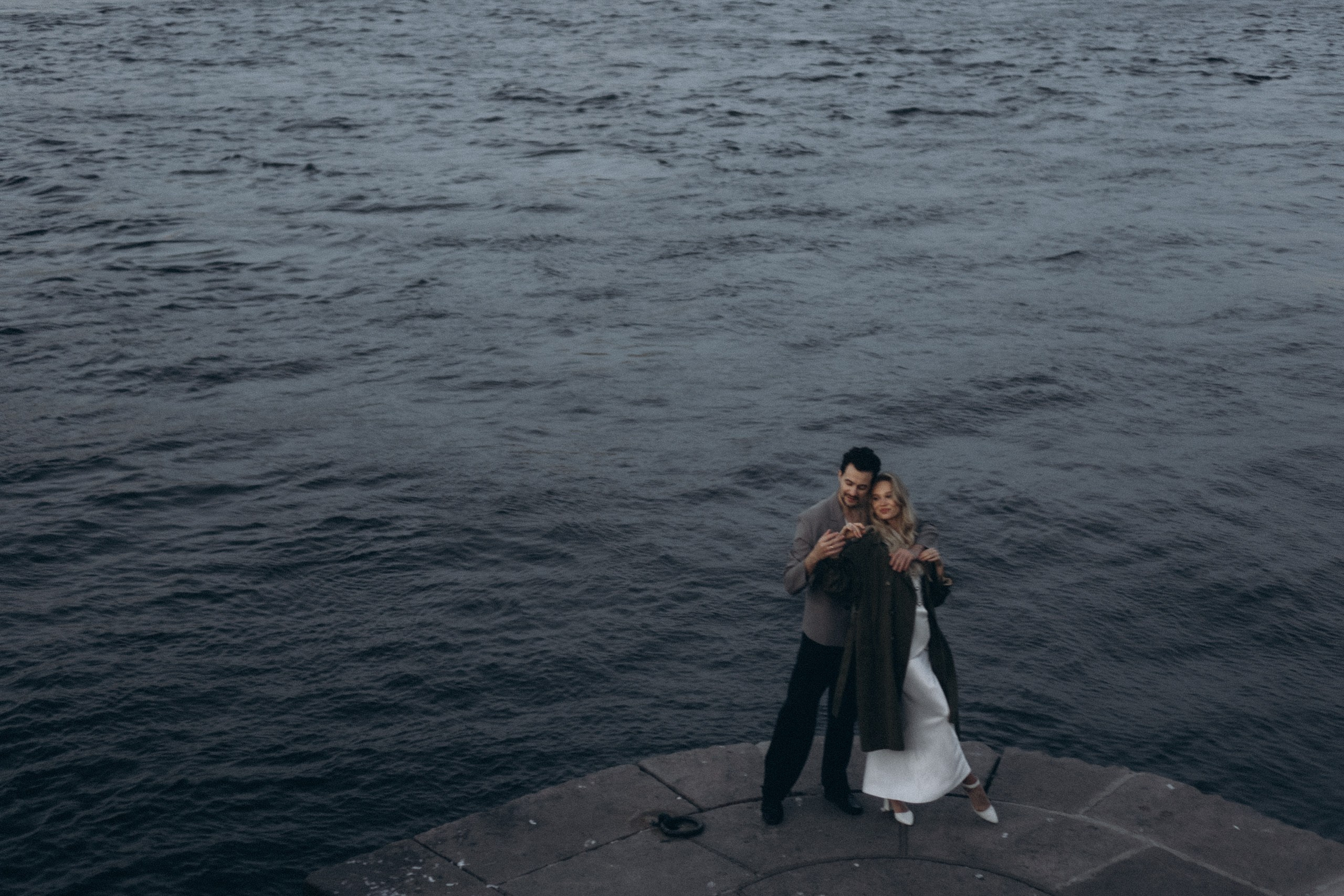 СВАДЕБНАЯ СЬЕМКА ПАРЫ НА РАССВЕТЕ В БЕЛЫЕ НОЧИ И ПРОГУЛКА С РАЗВОДНЫМИ МОСТАМИ И ПИКНИК ВОЗЛЕ ИСАКИЕВСКОГО СОБОРА. Профессиональный фотограф, Санкт-Петербург — Виктория Богомолова
