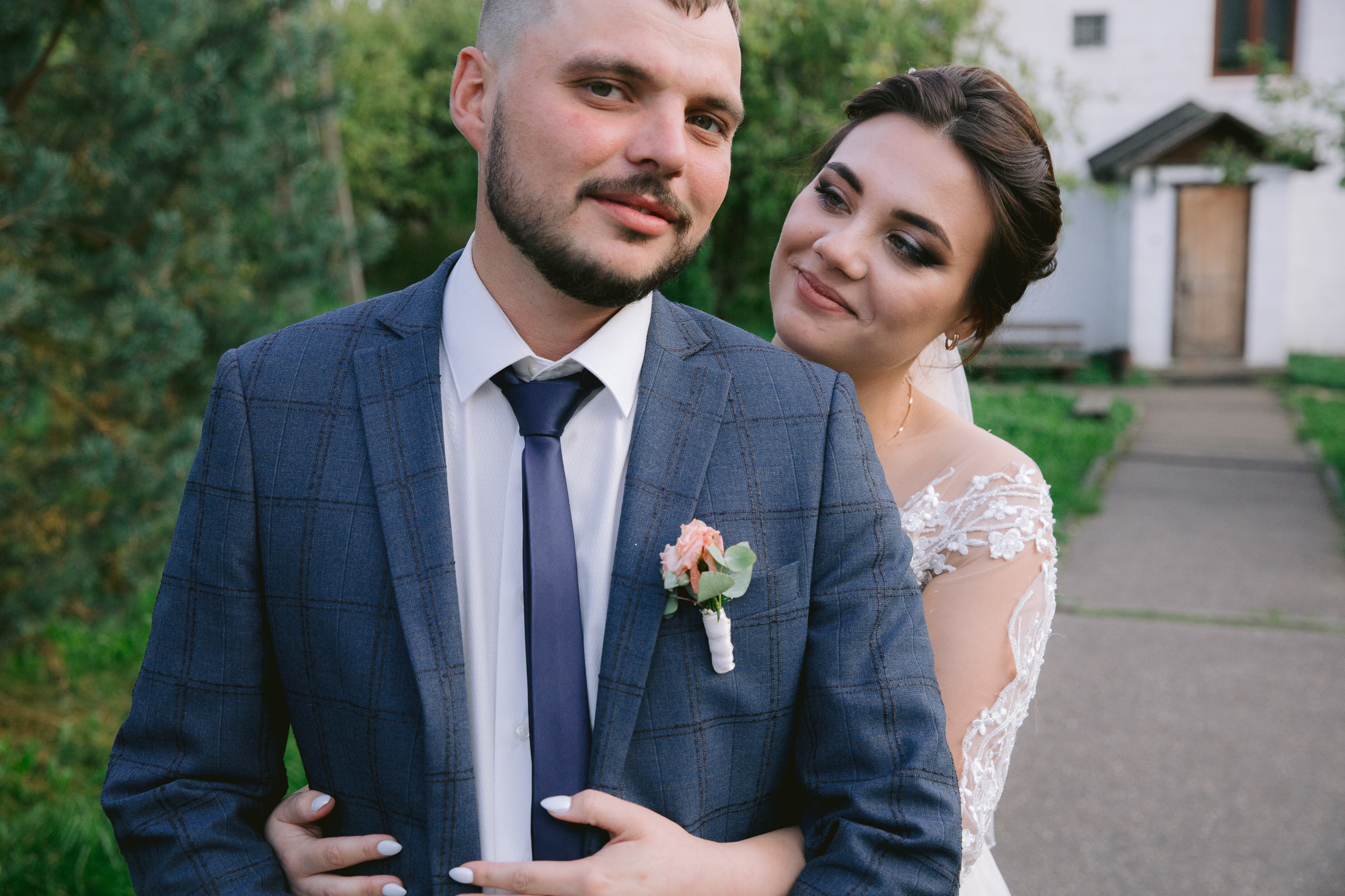 Свадебная фотосессия возле Успенского собора и в парке. Фотограф Владимир Лукашев