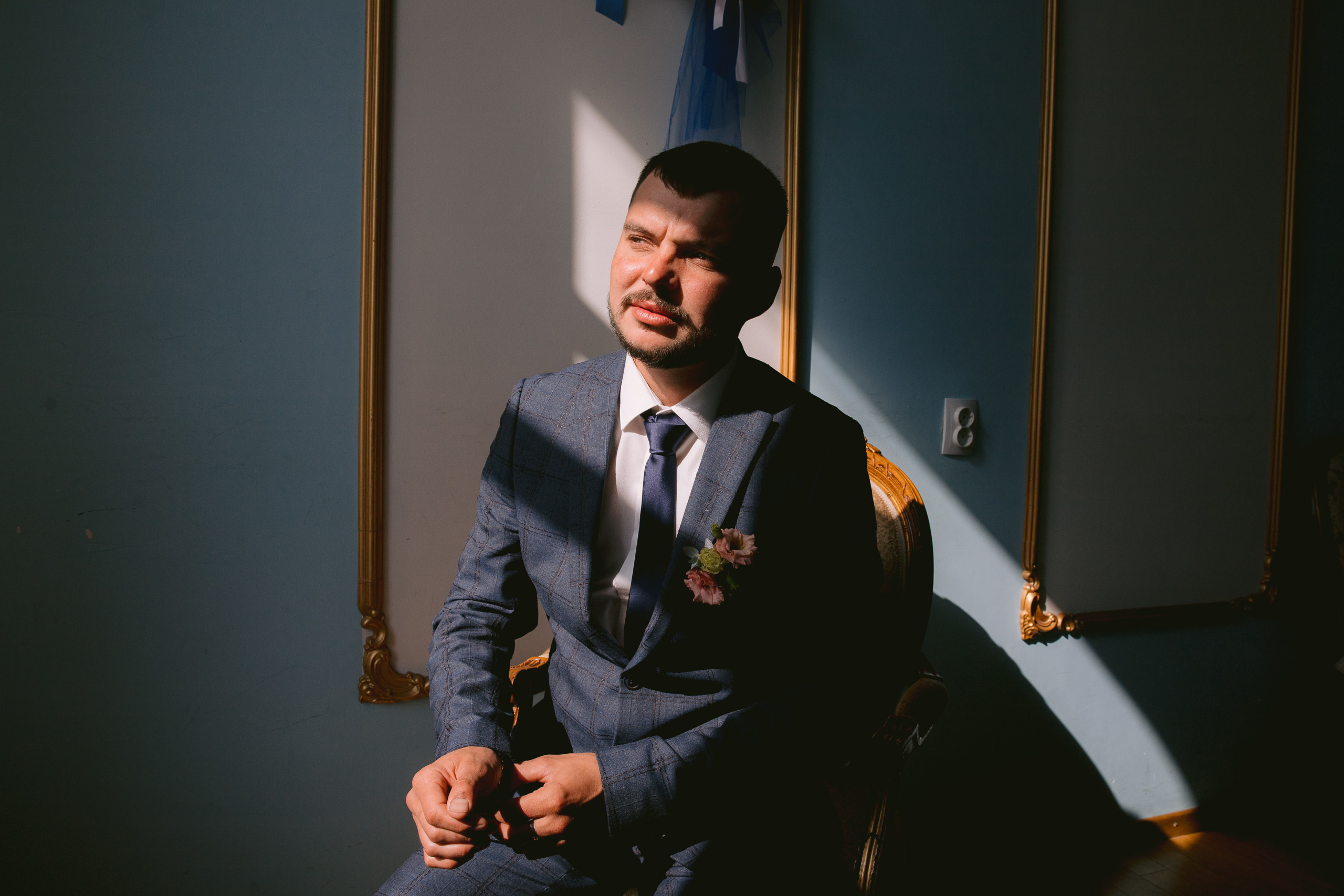 Свадебная фотосессия возле Успенского собора и в парке. Фотограф Владимир Лукашев