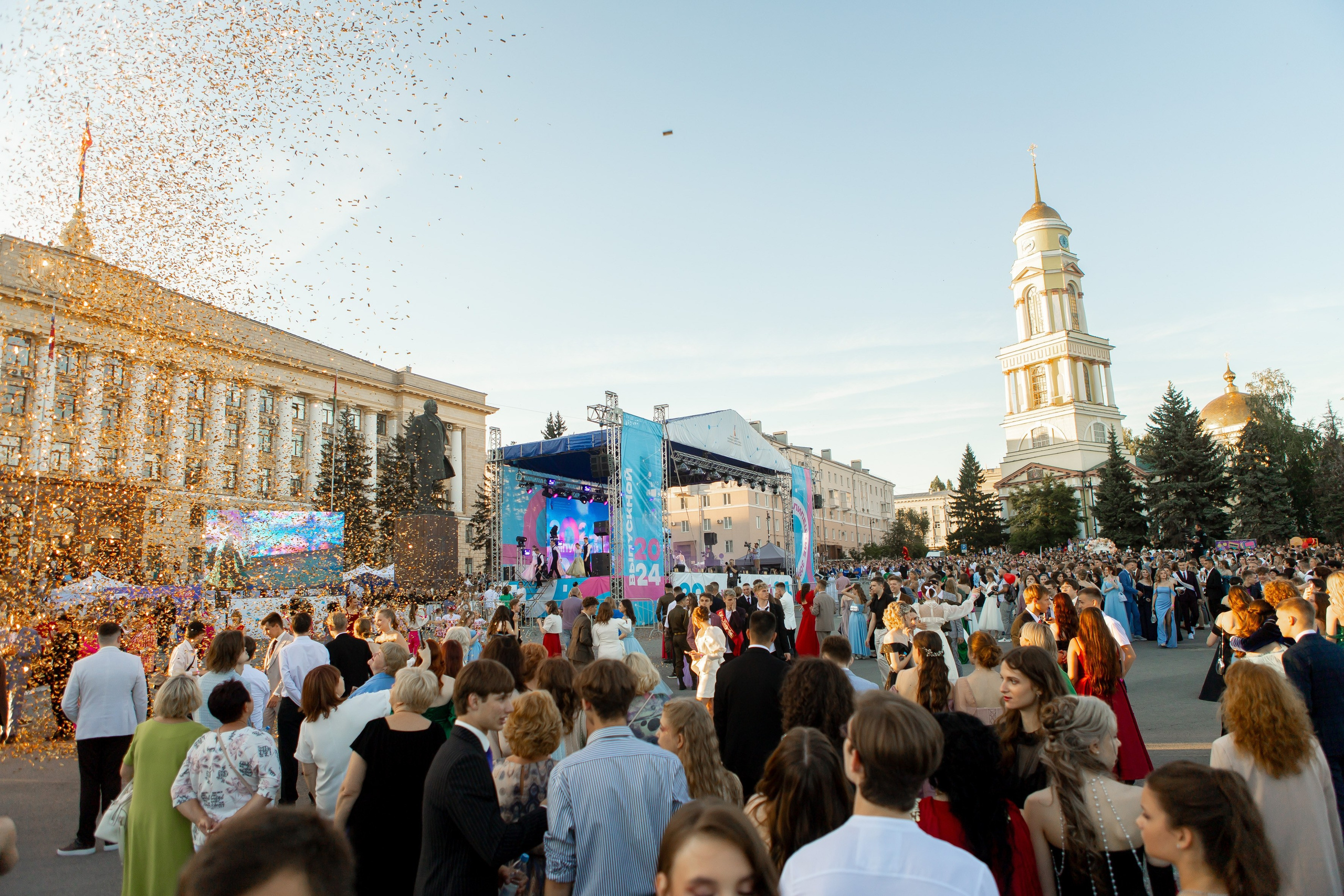 Выпускной Гимназия 12 2024 г. Свадебный и портретный Фотограф в Липецке Дмитрий Котюков