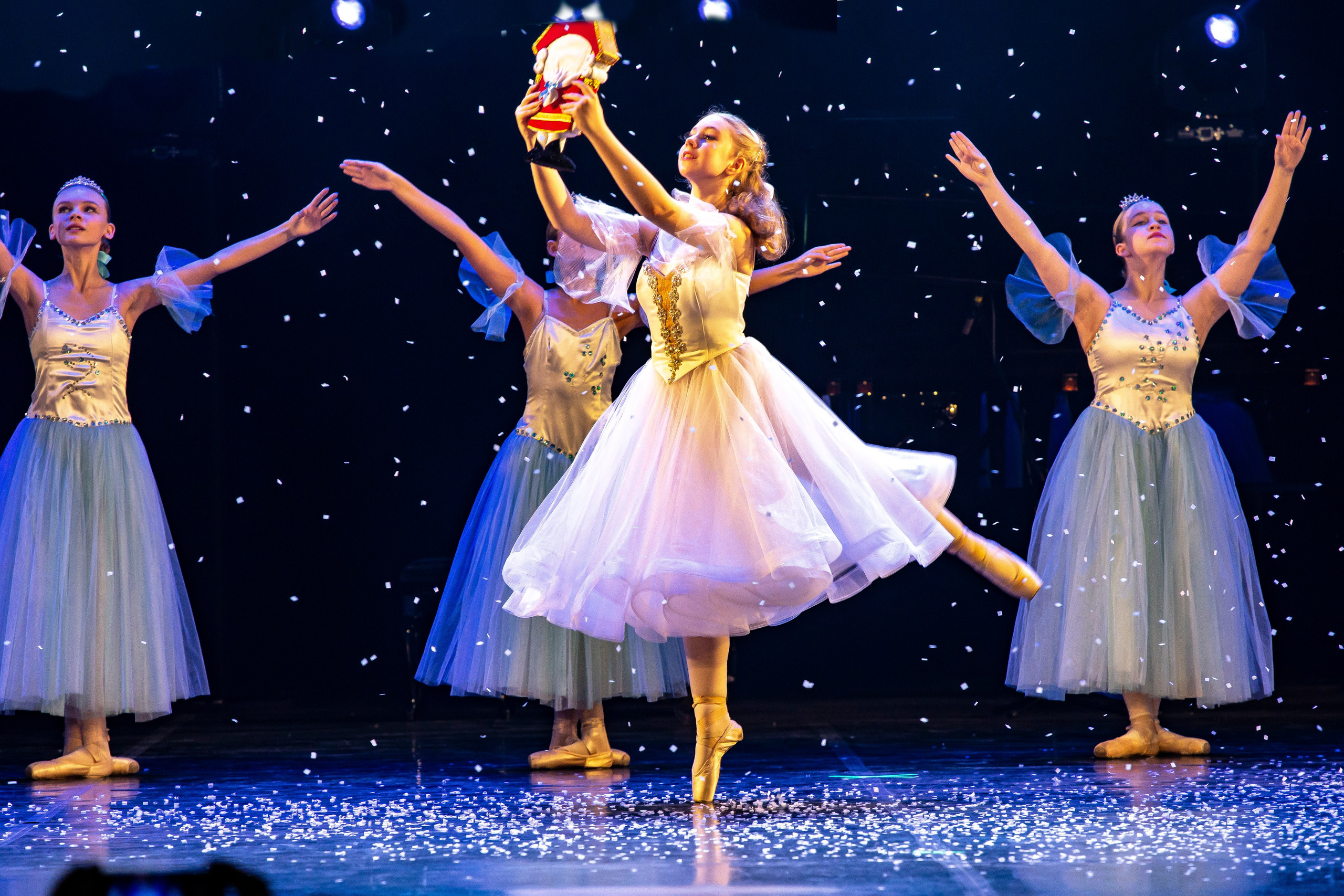 Закрытие года семьи в Сочи Зимний театр. Фотограф в Сочи Юрий Шептаев