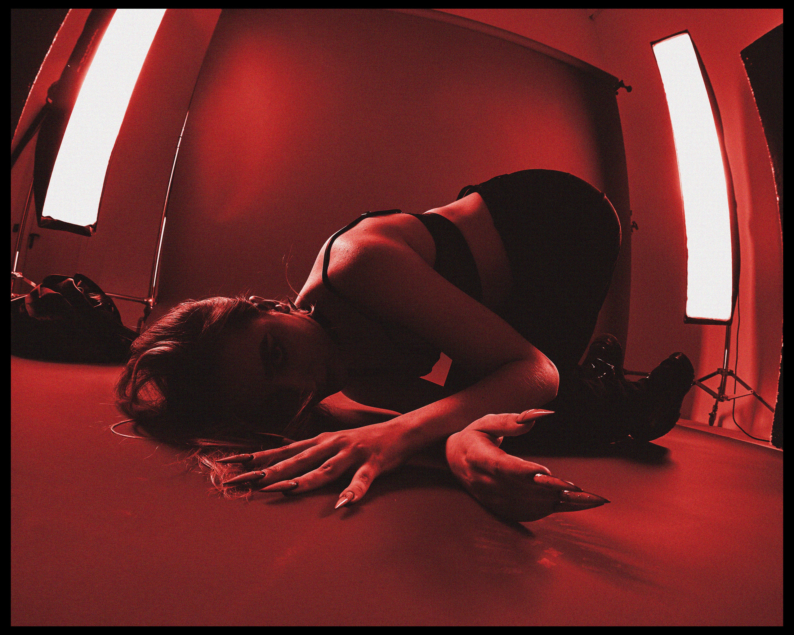 Llou.iise. Московский фотограф WHRMZD