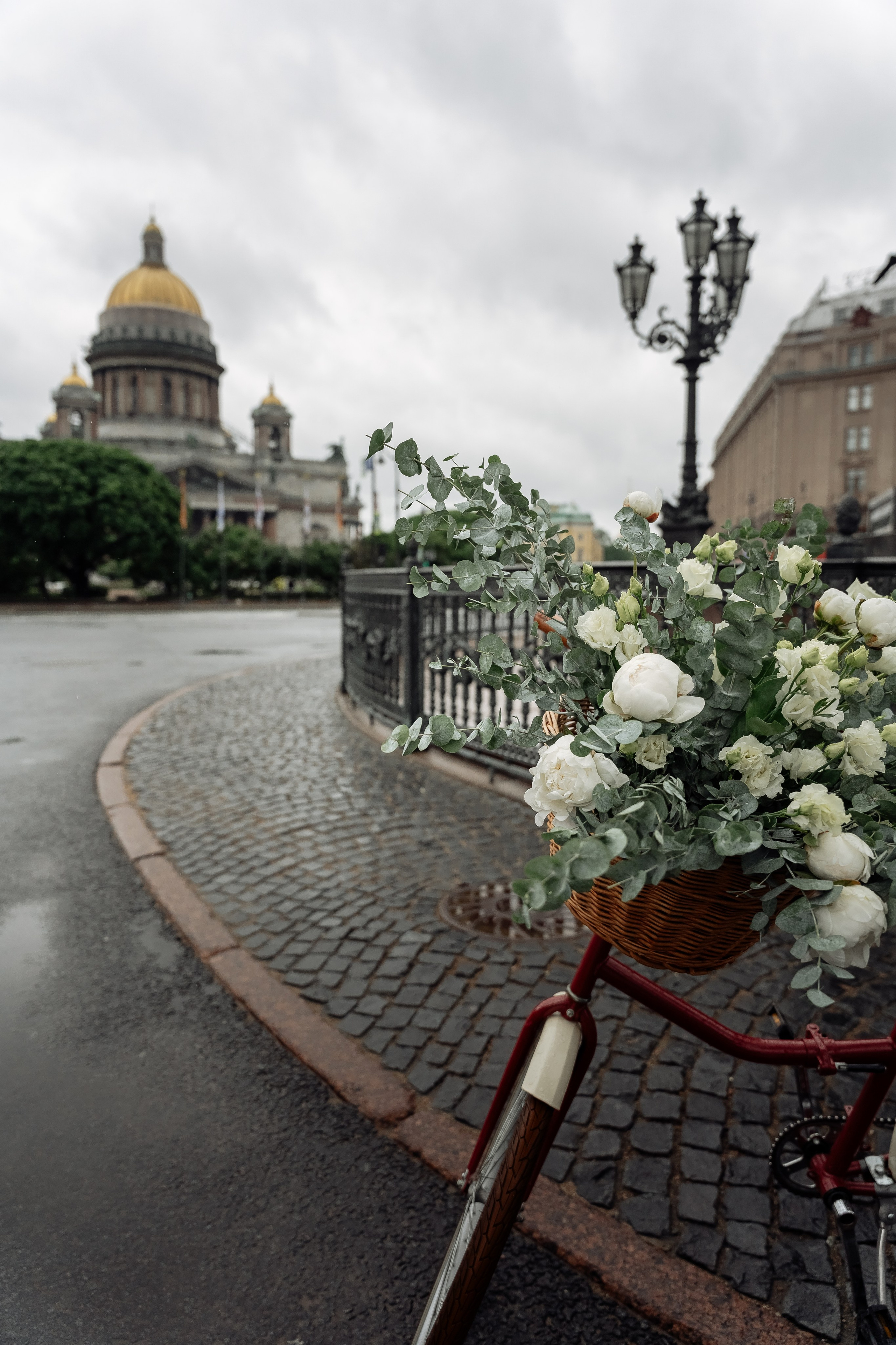 Двое под одним зонтом