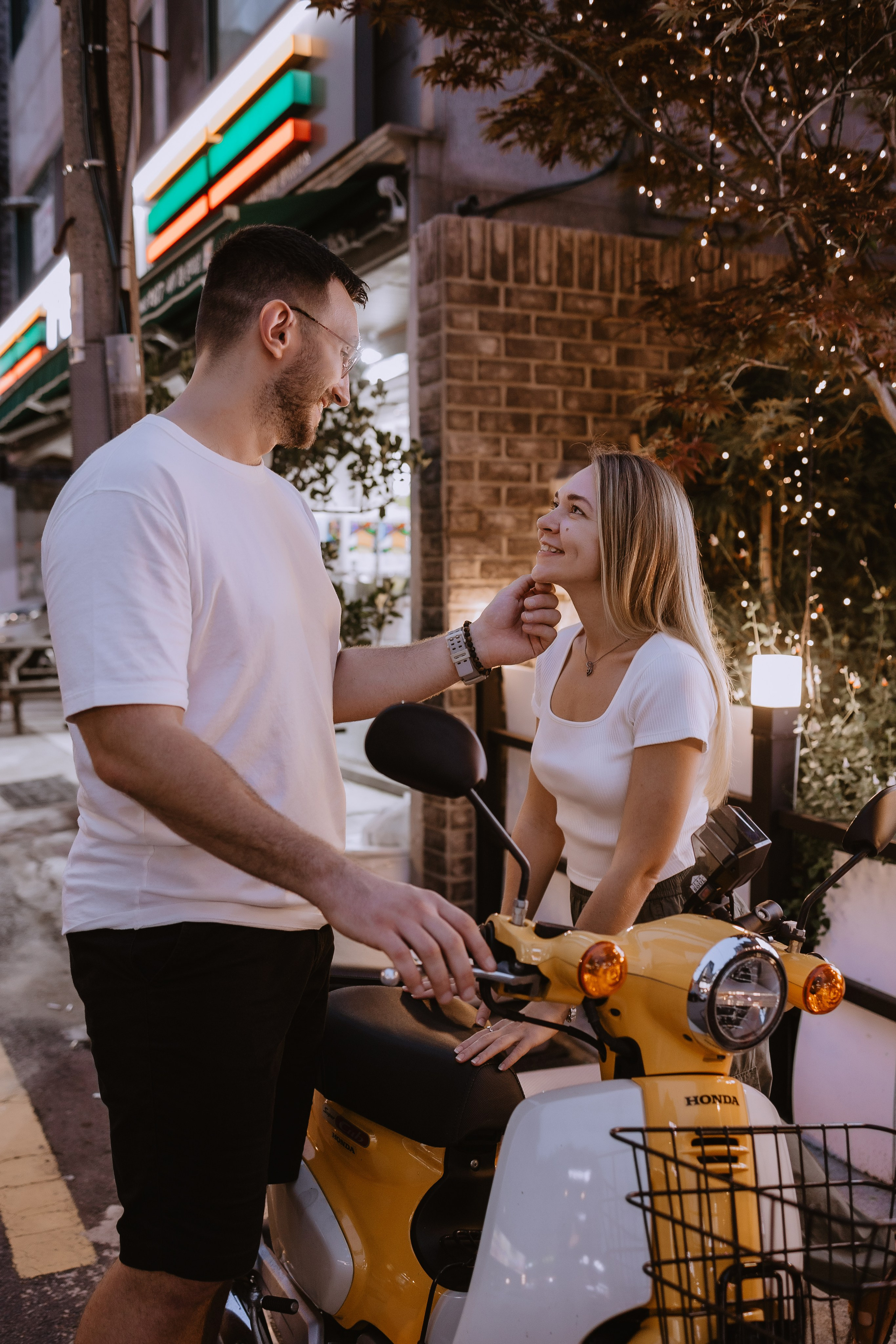 Вечерняя прогулка в городе Пусан. ВАШ ФОТОГРАФ В ПУСАНЕ (Южная Корея) Александра Ануфрий