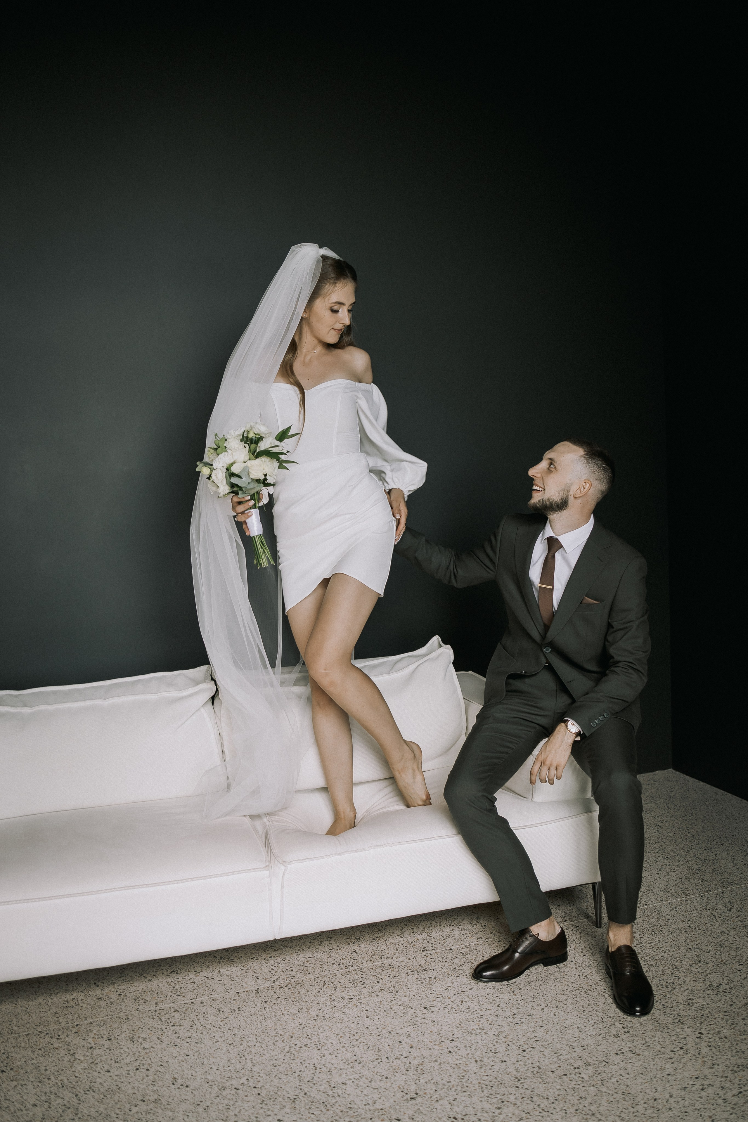 Свадебная прогулка. Эвелина и Дмитрий. Свадебная фотография. Арина Рубах