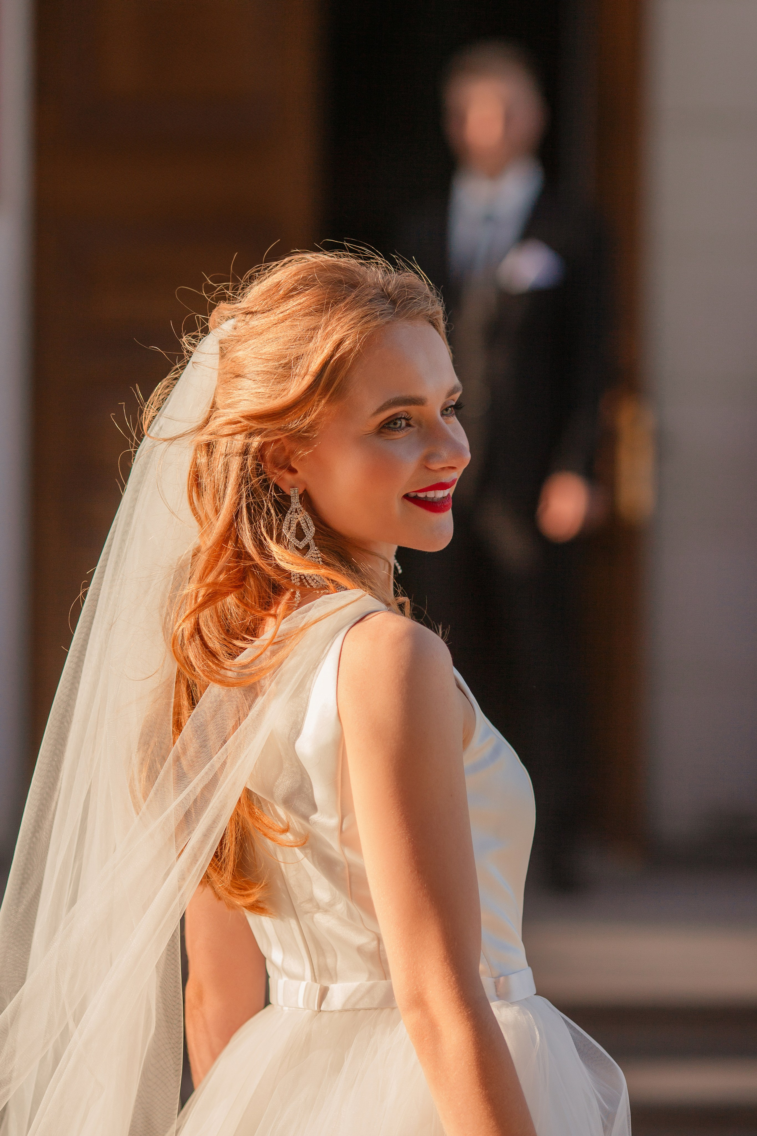 Фотосессия молодоженов у ЗАГСа Ставрополя. Фотограф Ставрополь Пятигорск Елизавета Дарина