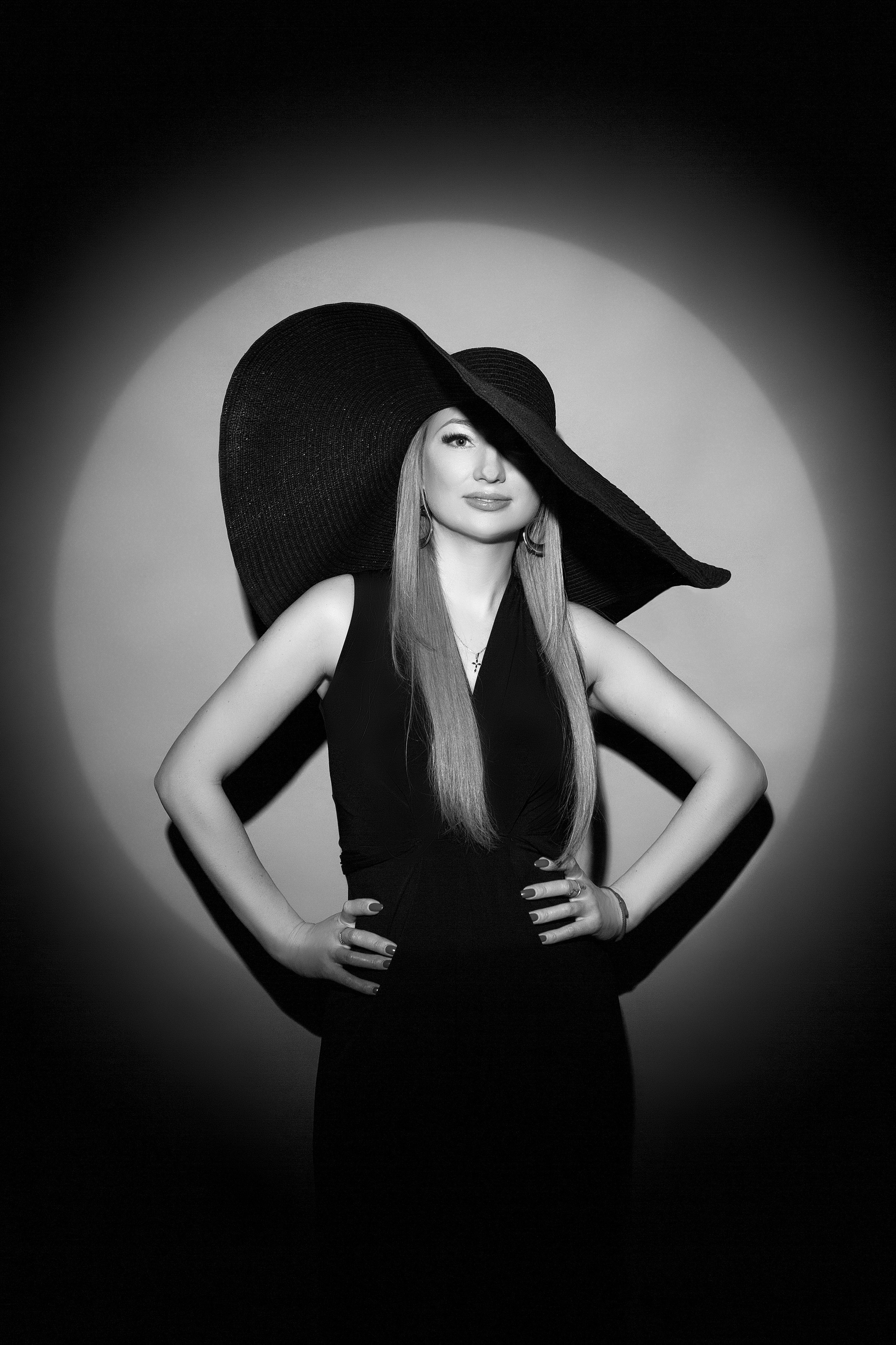 Девушка в шляпе. Фотограф Мария Кольцова