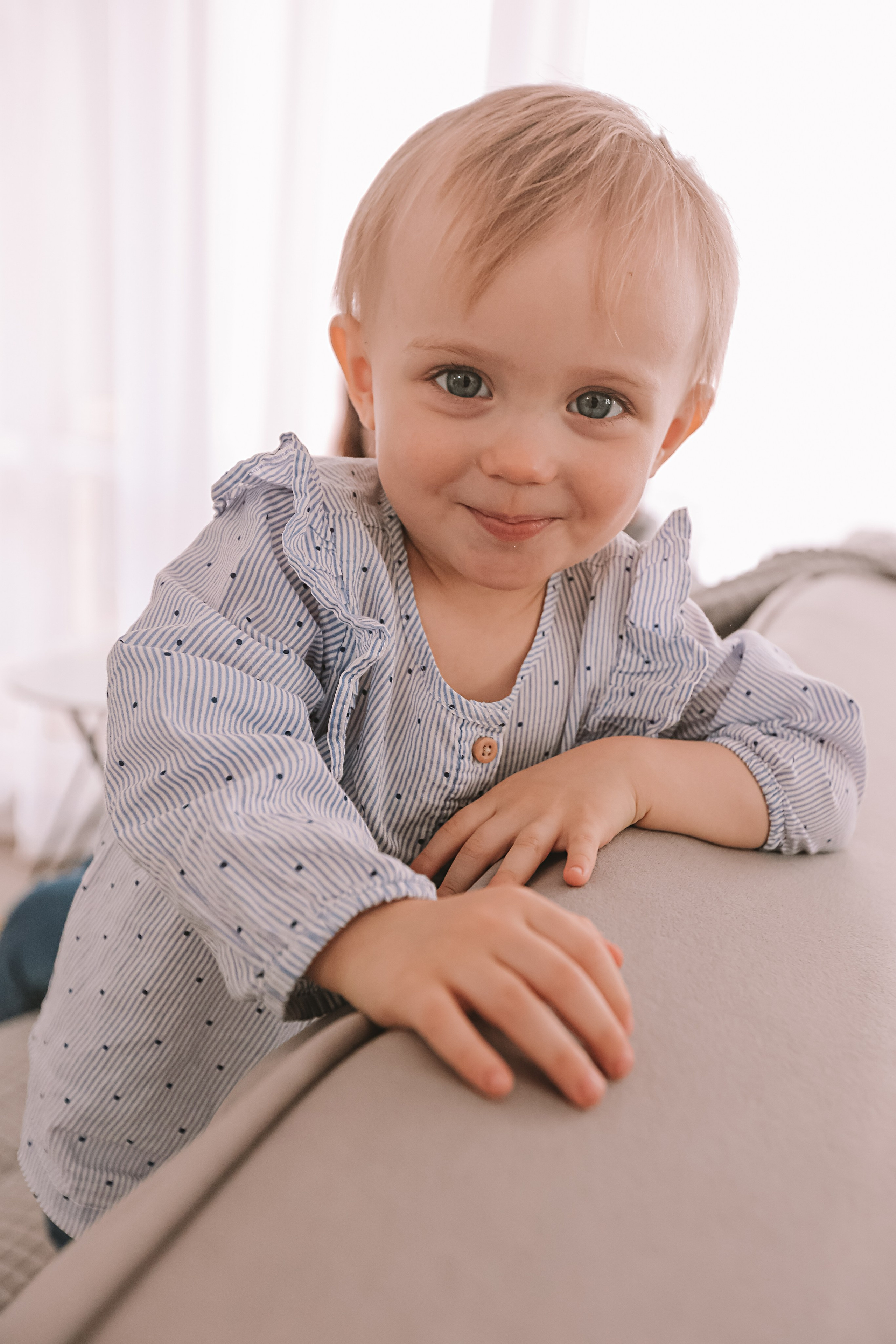 Семейная в домике (репортаж). Семейный фотограф Тюмень, фотограф на роды Салмина Мария