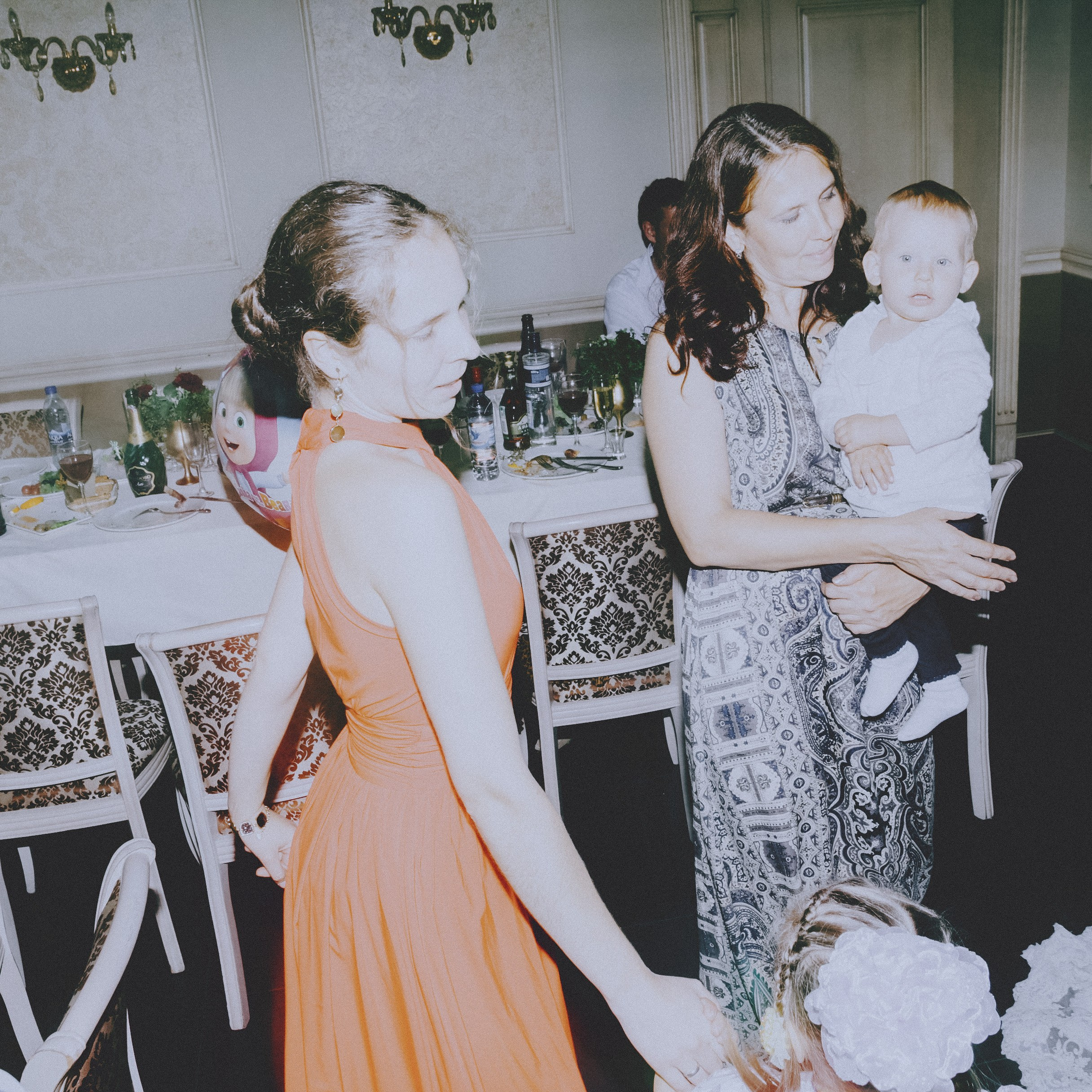 Солнце, яблоки и лодка. Фотограф Серафим Крюков