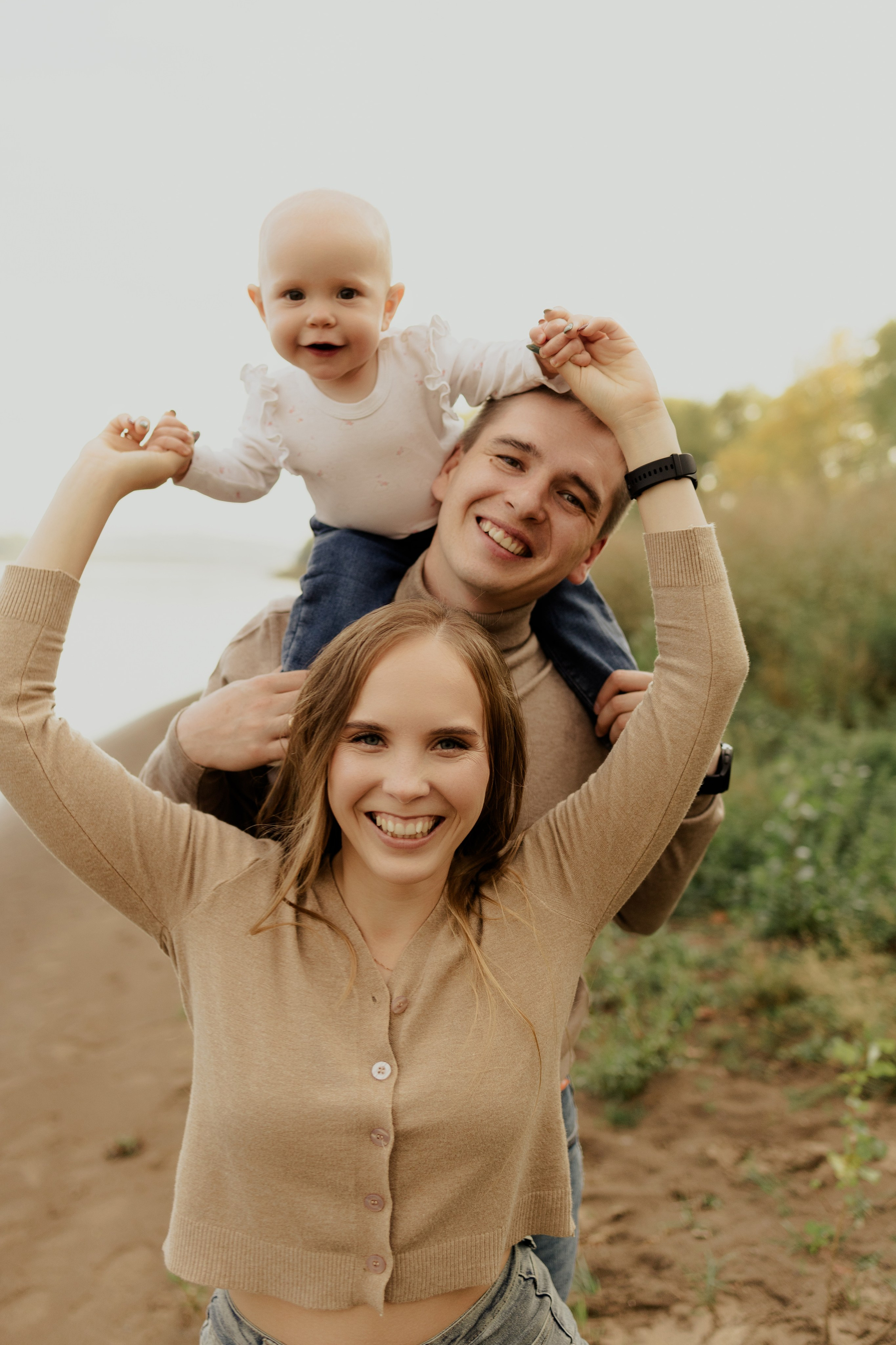 Ольга, Виталий и Мирослава. Свадебный фотограф Чайковский