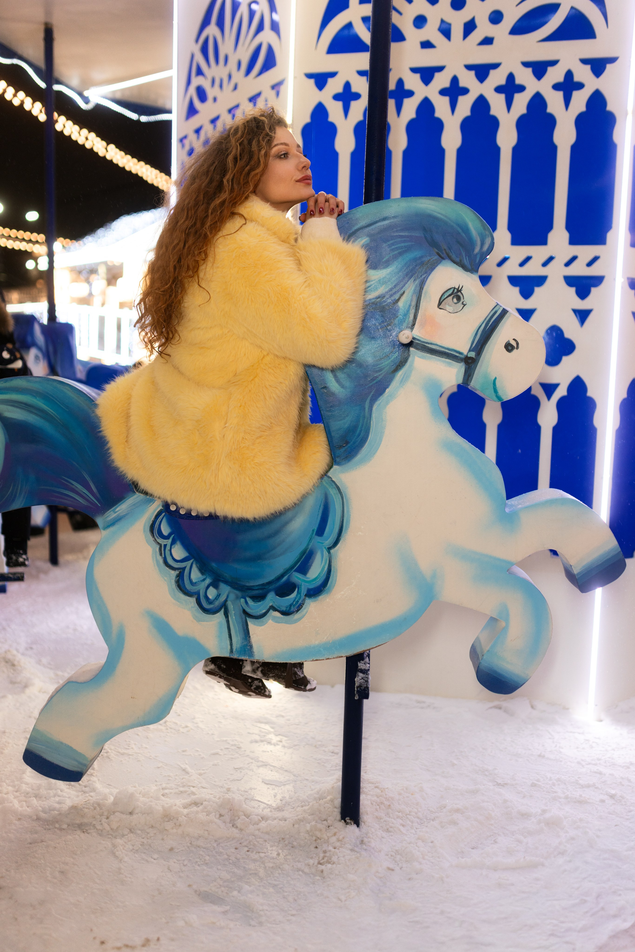 Ночная новогодняя фотосессия у праздничной елки