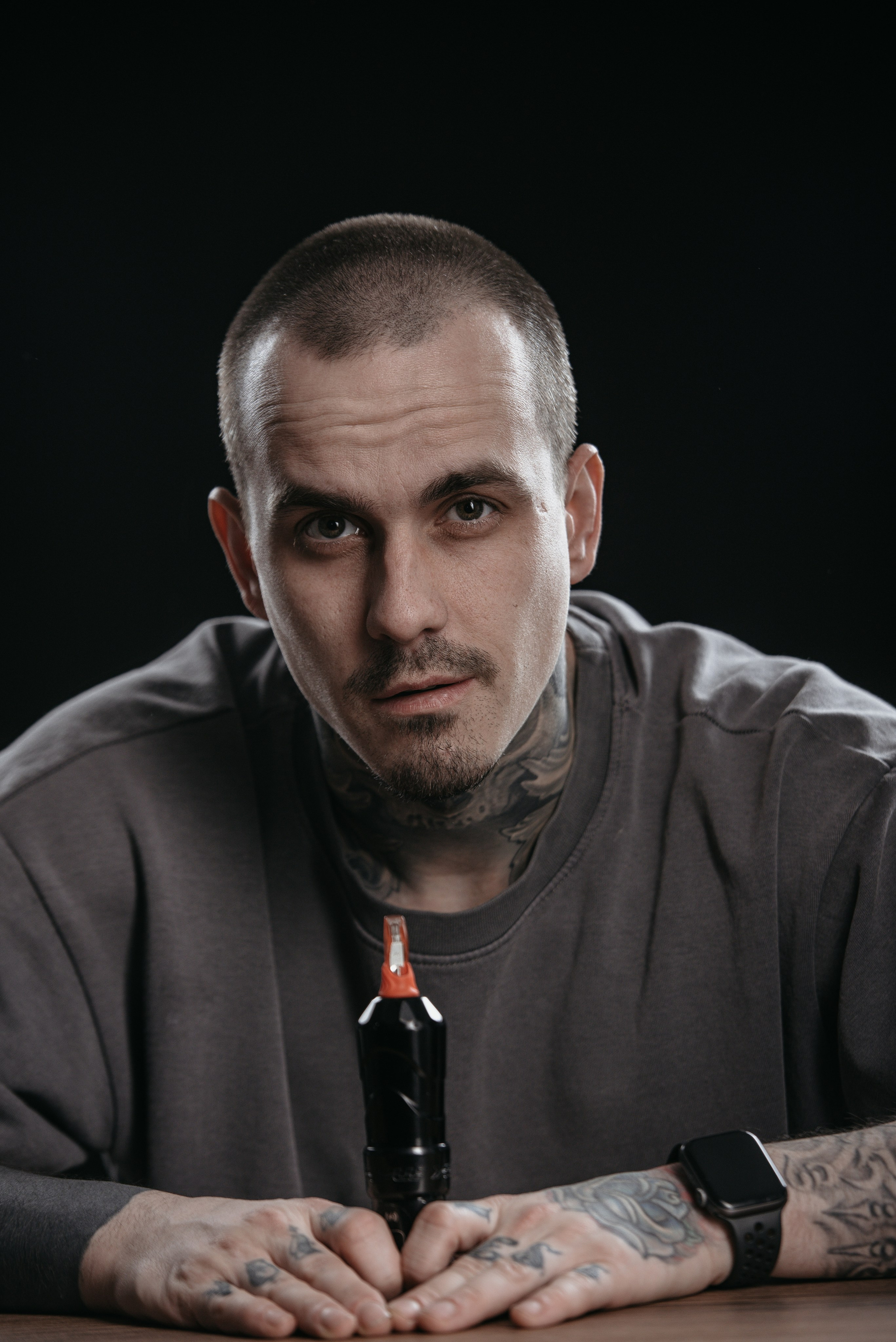 Тату-мастер. Роман Бочаров