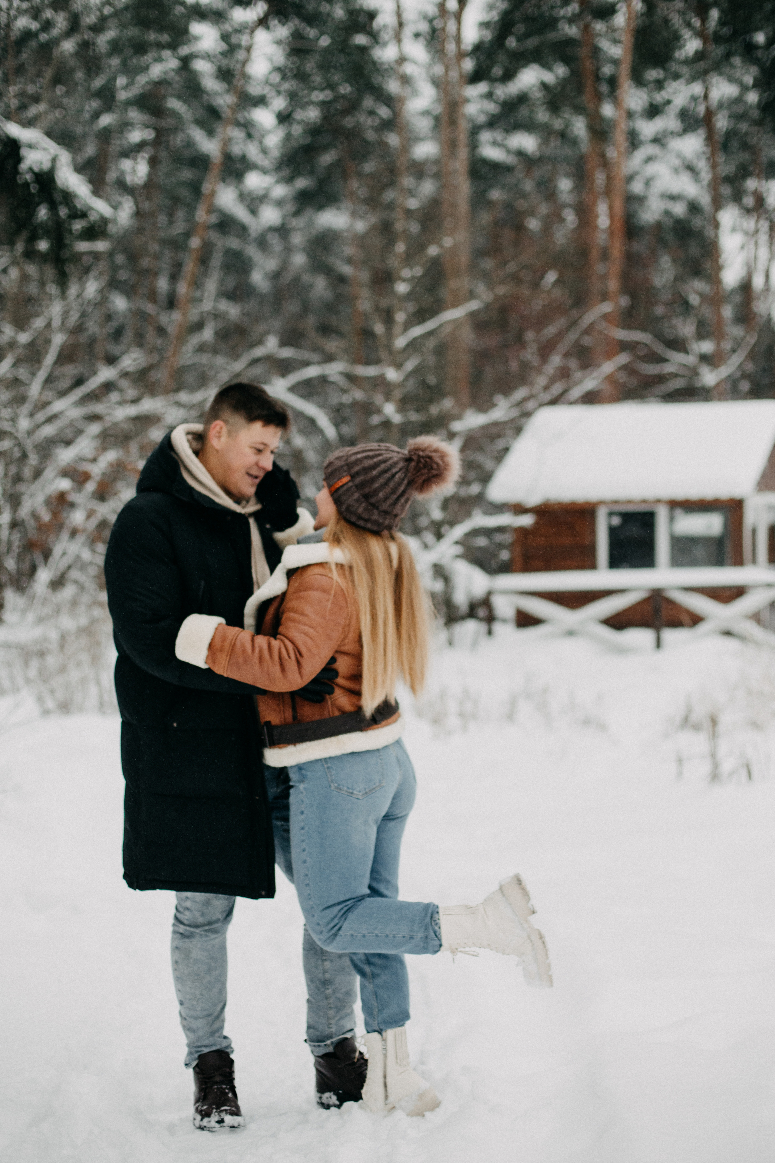 зимняя фотосессия Москва, Новогодняя фотосессия, зимняя love-story, фотограф в Москве, любовь в кадре, фотосессия в лесу зимой, свадебный фотограф Москве 