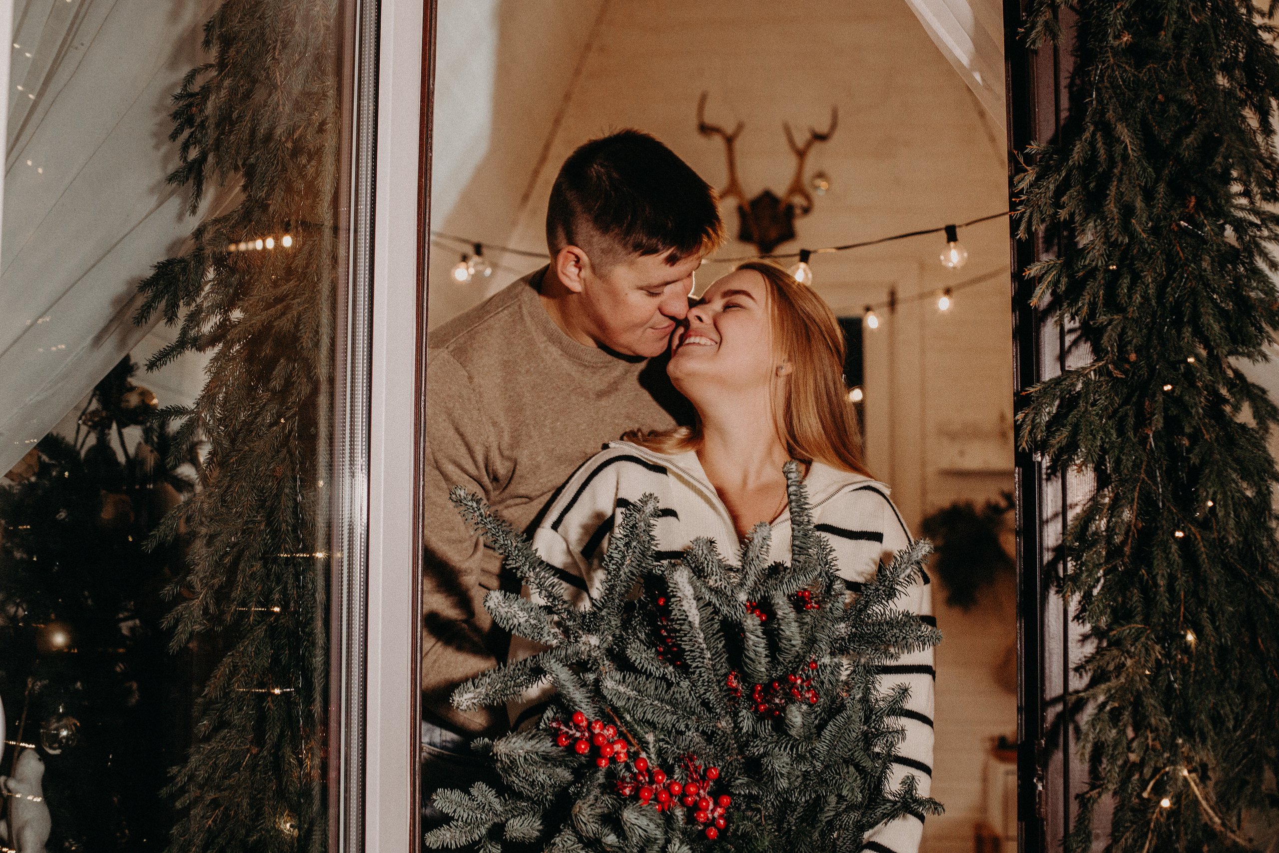 зимняя фотосессия Москва, Новогодняя фотосессия, зимняя love-story, фотограф в Москве, любовь в кадре, фотосессия в лесу зимой, свадебный фотограф Москве, фото у костра, зимняя фотосессия на природе, пикник в лесу, пикник зимой, новогодняя фотосессия в Москве