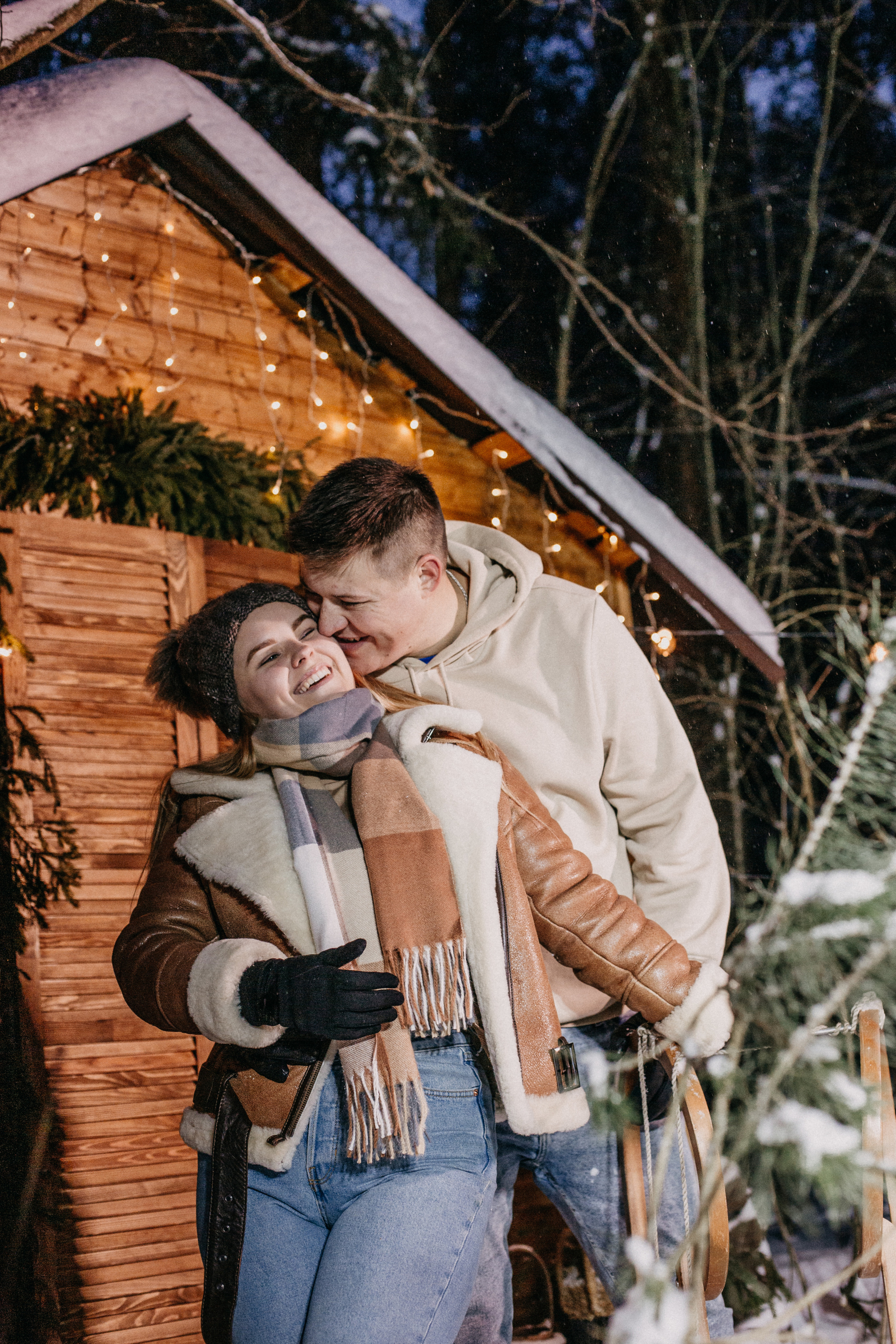 зимняя фотосессия Москва, Новогодняя фотосессия, зимняя love-story, фотограф в Москве, любовь в кадре, фотосессия в лесу зимой, свадебный фотограф Москве, фото у костра, зимняя фотосессия на природе, пикник в лесу, пикник зимой 