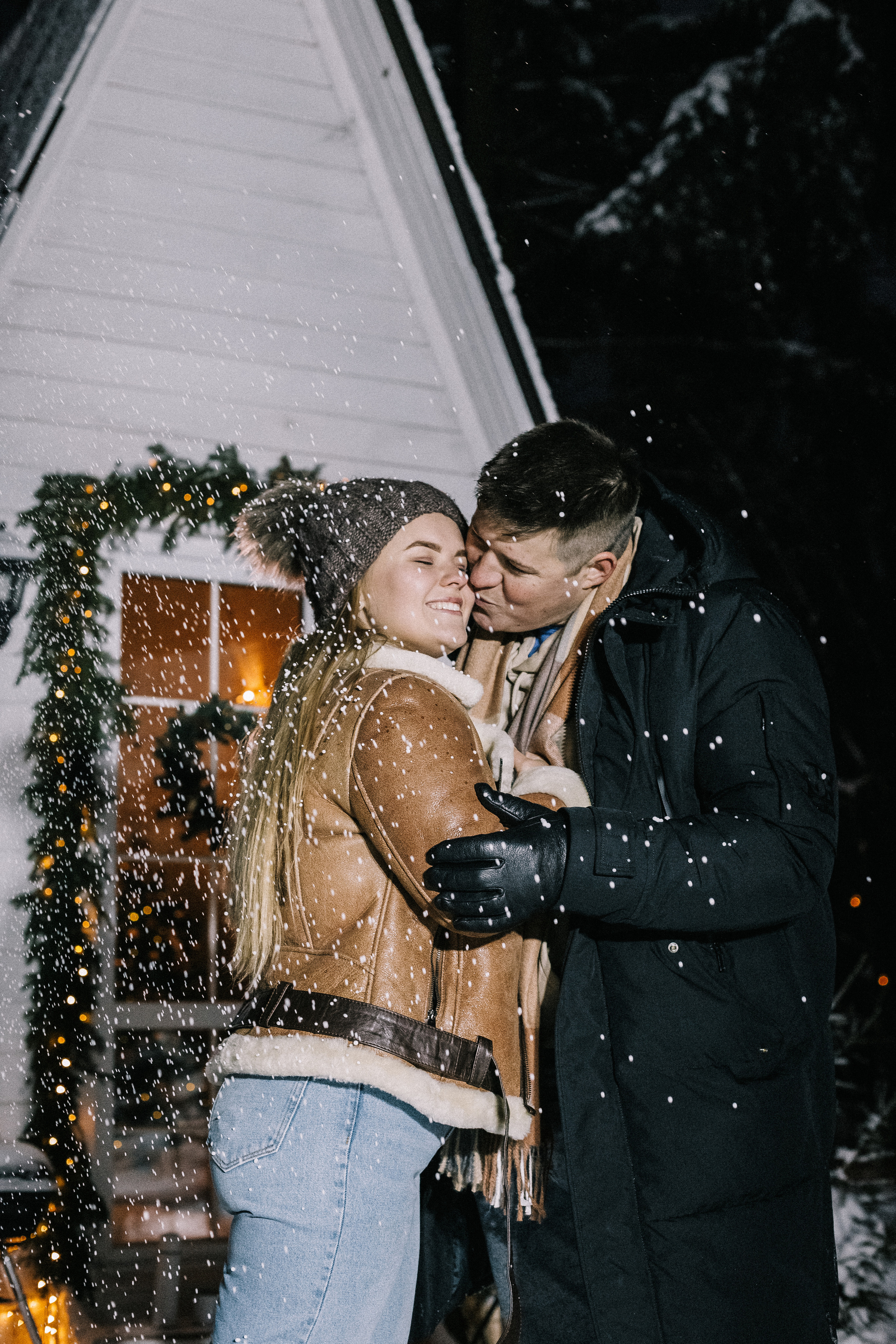 зимняя фотосессия Москва, Новогодняя фотосессия, зимняя love-story, фотограф в Москве, любовь в кадре, фотосессия в лесу зимой, свадебный фотограф Москве, фото у костра, зимняя фотосессия на природе, пикник в лесу, пикник зимой 