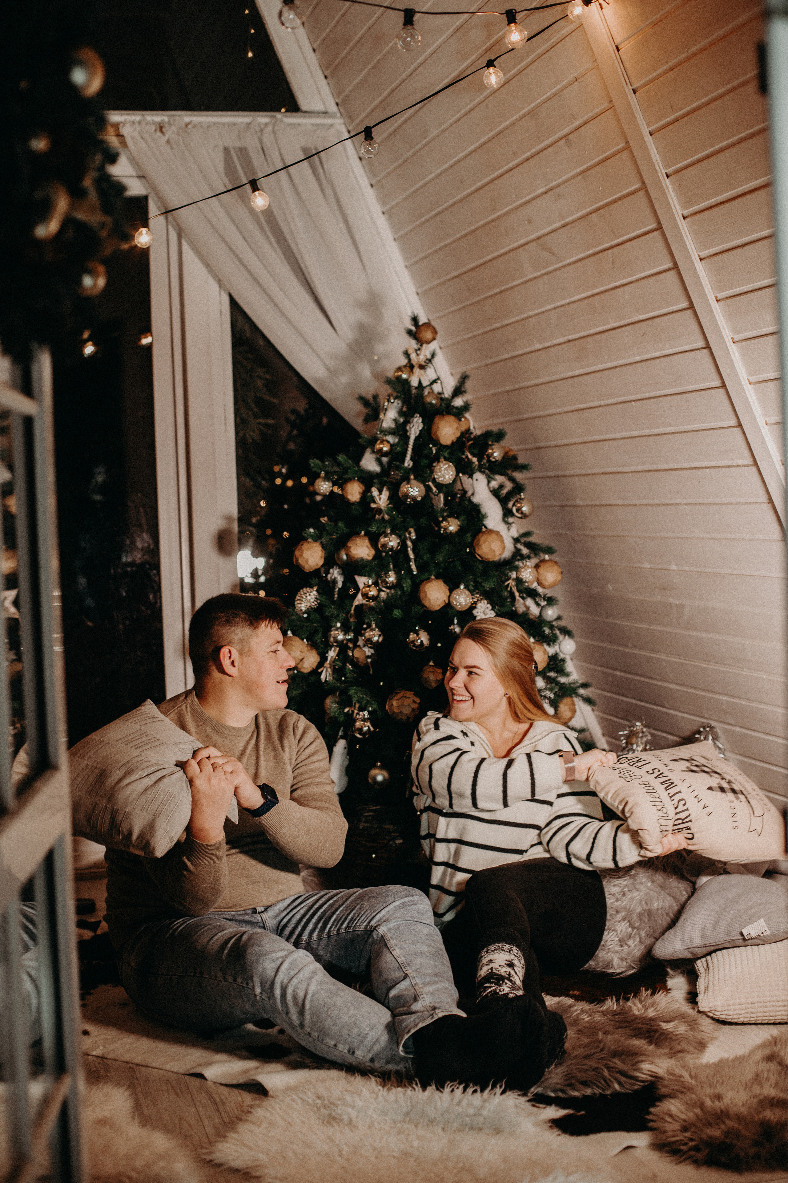 зимняя фотосессия Москва, Новогодняя фотосессия, зимняя love-story, фотограф в Москве, любовь в кадре, фотосессия в лесу зимой, свадебный фотограф Москве, фото у костра, зимняя фотосессия на природе, пикник в лесу, пикник зимой 