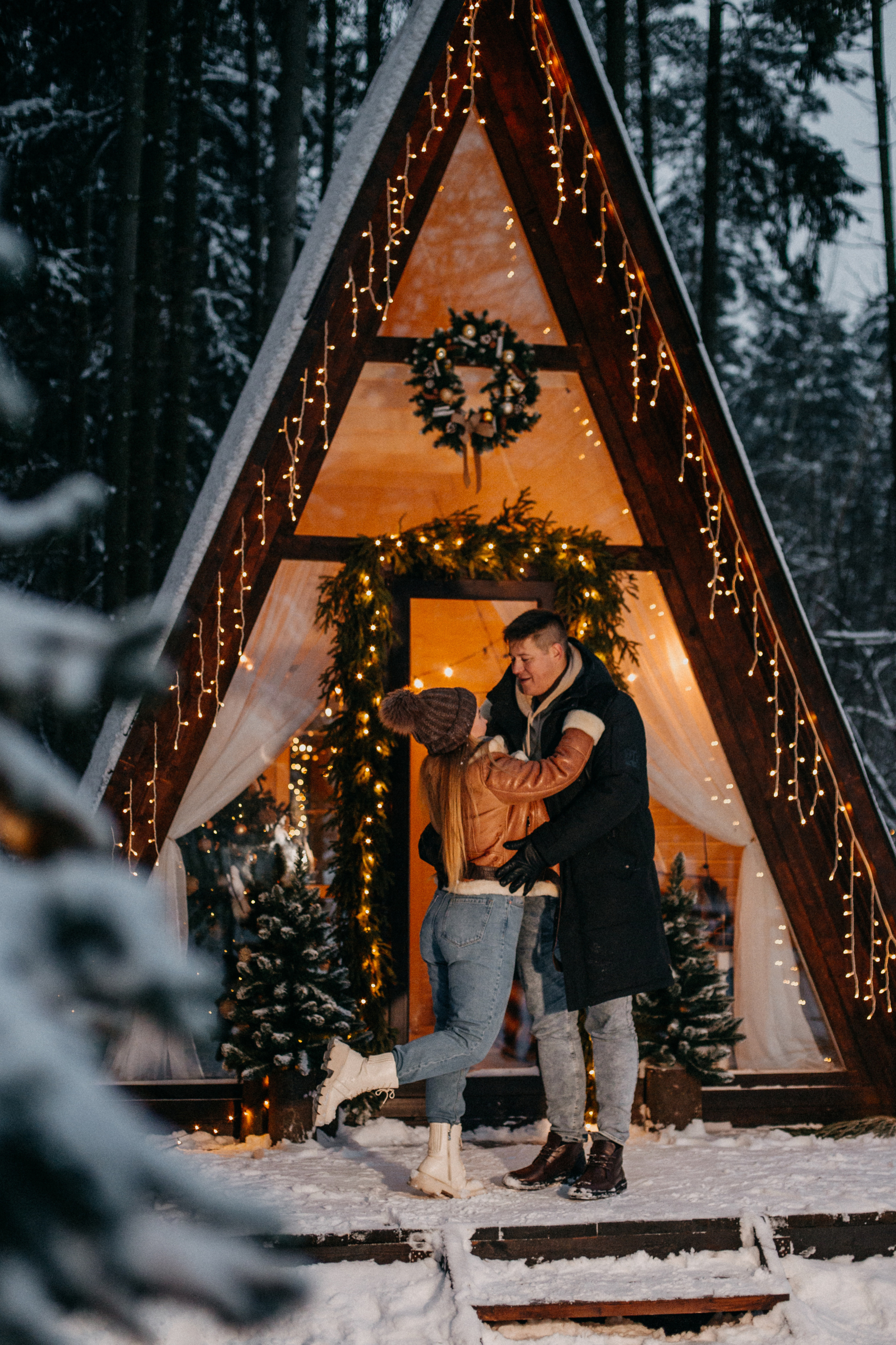 зимняя фотосессия Москва, Новогодняя фотосессия, зимняя love-story, фотограф в Москве, любовь в кадре, фотосессия в лесу зимой, свадебный фотограф Москве, фото у костра, зимняя фотосессия на природе, пикник в лесу, пикник зимой 
