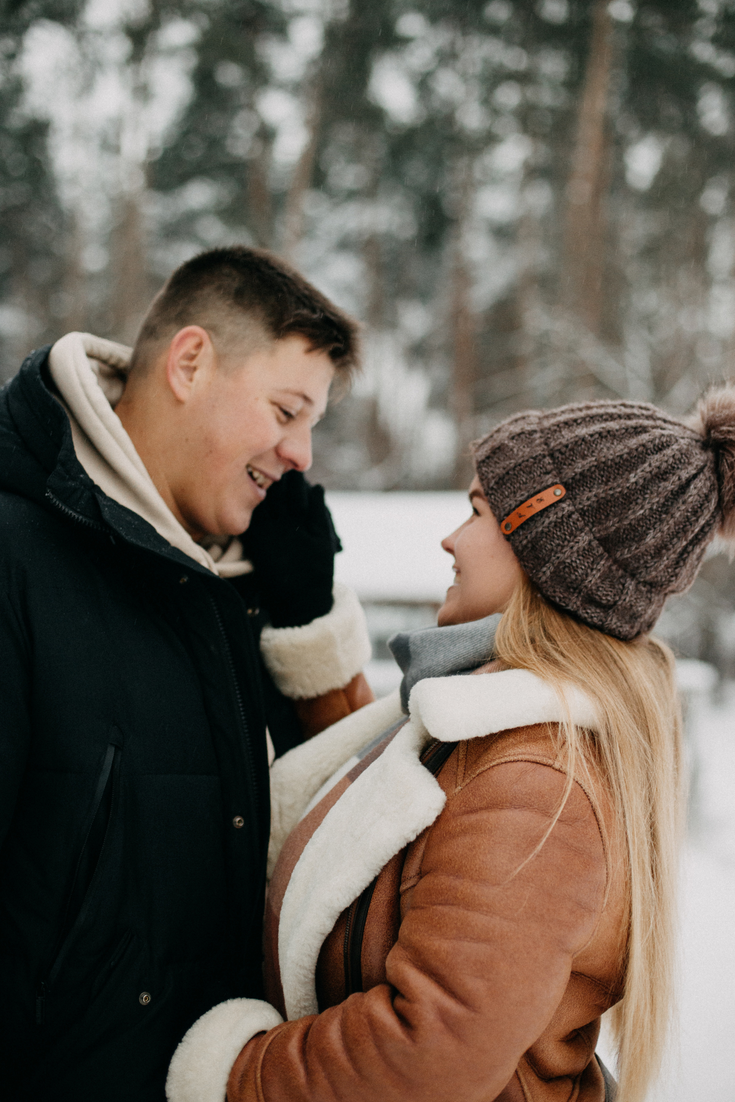 зимняя фотосессия Москва, Новогодняя фотосессия, зимняя love-story, фотограф в Москве, любовь в кадре, фотосессия в лесу зимой, свадебный фотограф Москве 
