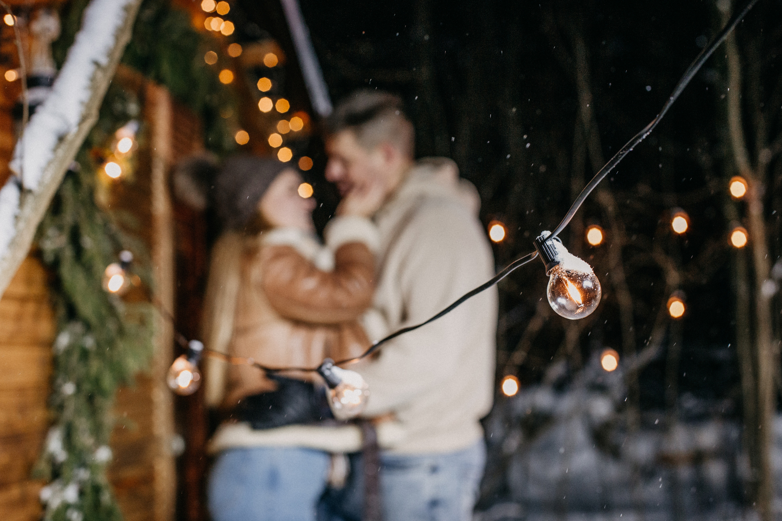 зимняя фотосессия Москва, Новогодняя фотосессия, зимняя love-story, фотограф в Москве, любовь в кадре, фотосессия в лесу зимой, свадебный фотограф Москве, фото у костра, зимняя фотосессия на природе, пикник в лесу, пикник зимой 
