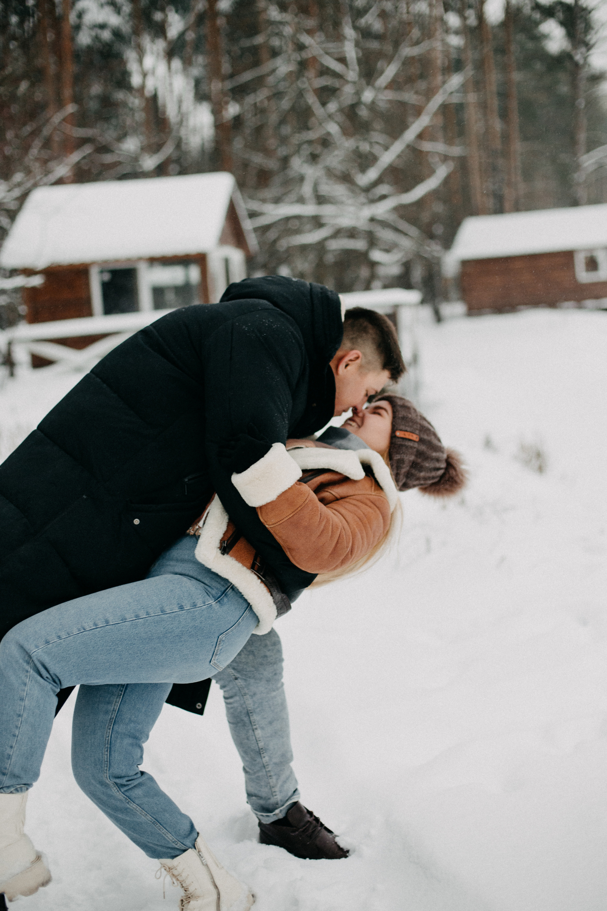 зимняя фотосессия Москва, Новогодняя фотосессия, зимняя love-story, фотограф в Москве, любовь в кадре, фотосессия в лесу зимой, свадебный фотограф Москве 