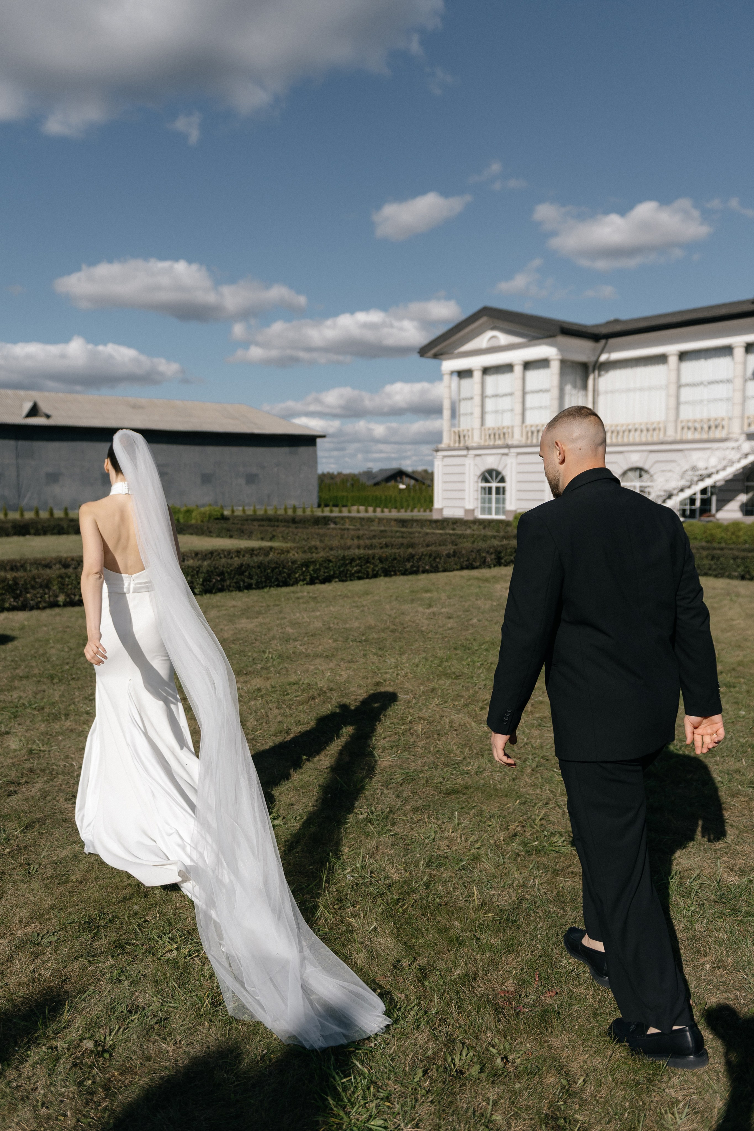 Wedding day in VERSAL PARK. Wedding PHOTOGRAPHER Andrew Vnukov