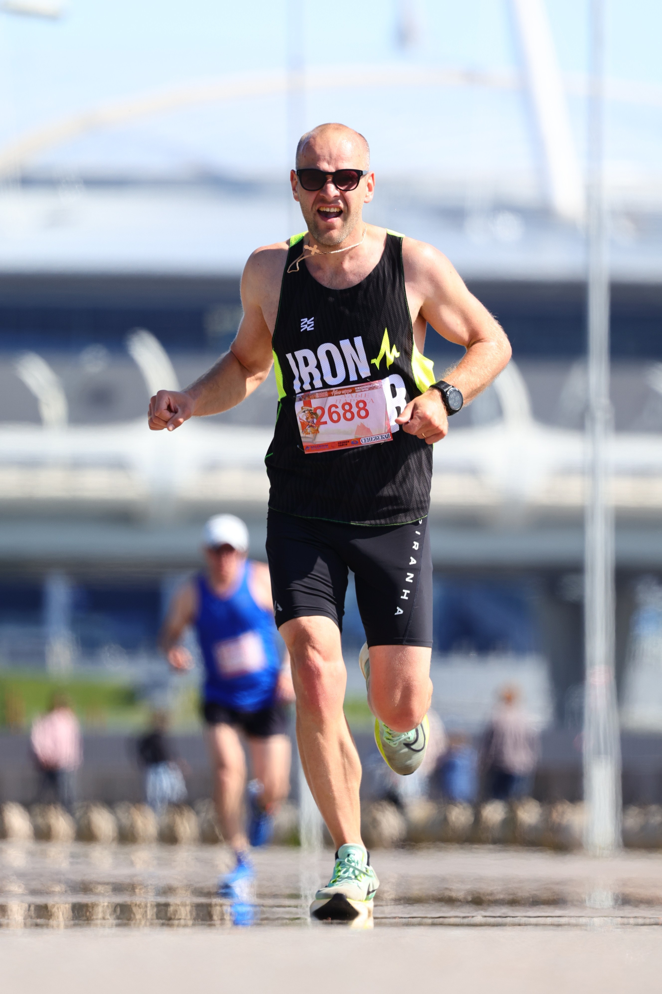 Алые паруса Грифон ран 2025. Спортивный фотограф в Санкт-Петербурге Илья Vacool