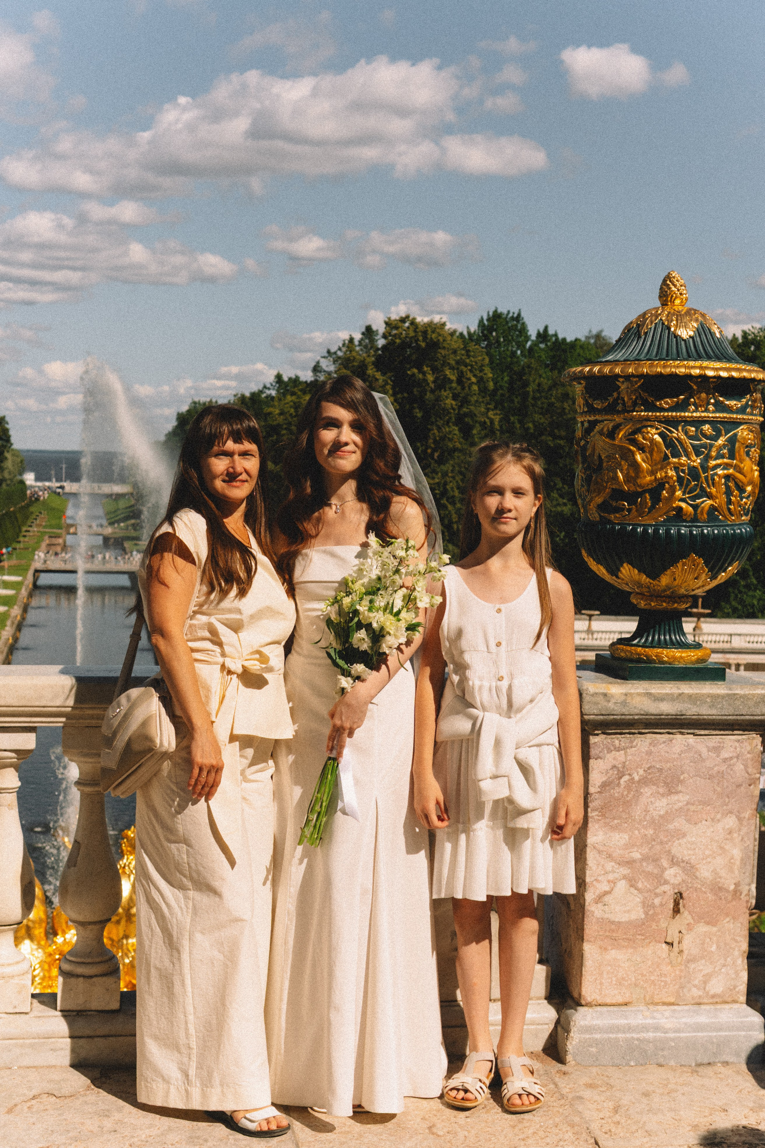 СВАДЕБНАЯ СЬЕМКА В ПЕТЕРГОФЕ И СЬЕМКА РЕПОРТАЖА В ЗАГСЕ ПЕТЕРГОФА. Профессиональный фотограф, Санкт-Петербург — Виктория Богомолова