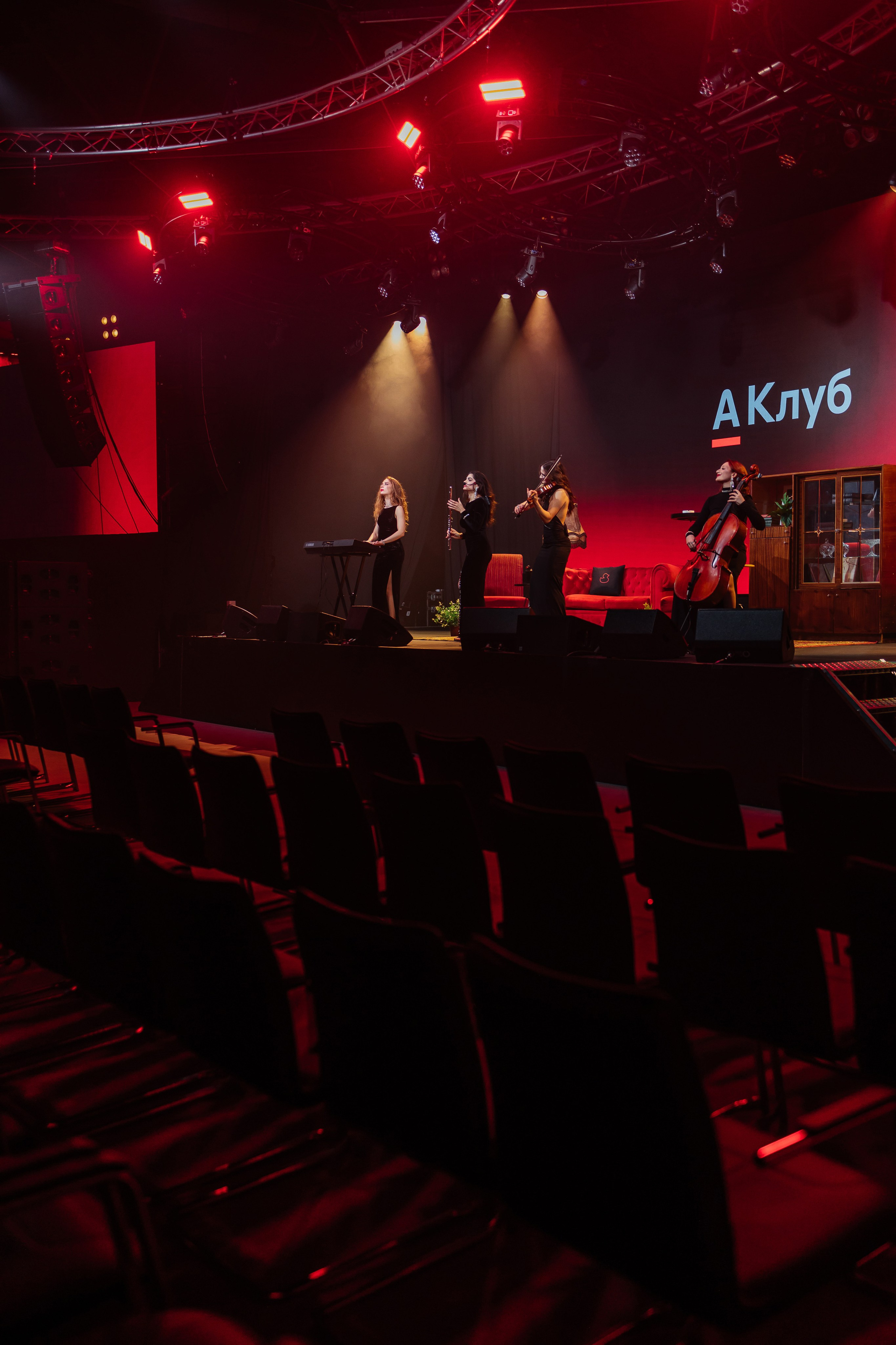 ТВОРЧЕСКИЙ ВЕЧЕР С ИГОРЕМ ВЕРНИКОМ В АЛЬФА-КЛУБЕ. Свадебный и репортажный фотограф в Ростове-на-Дону Павел Кислов