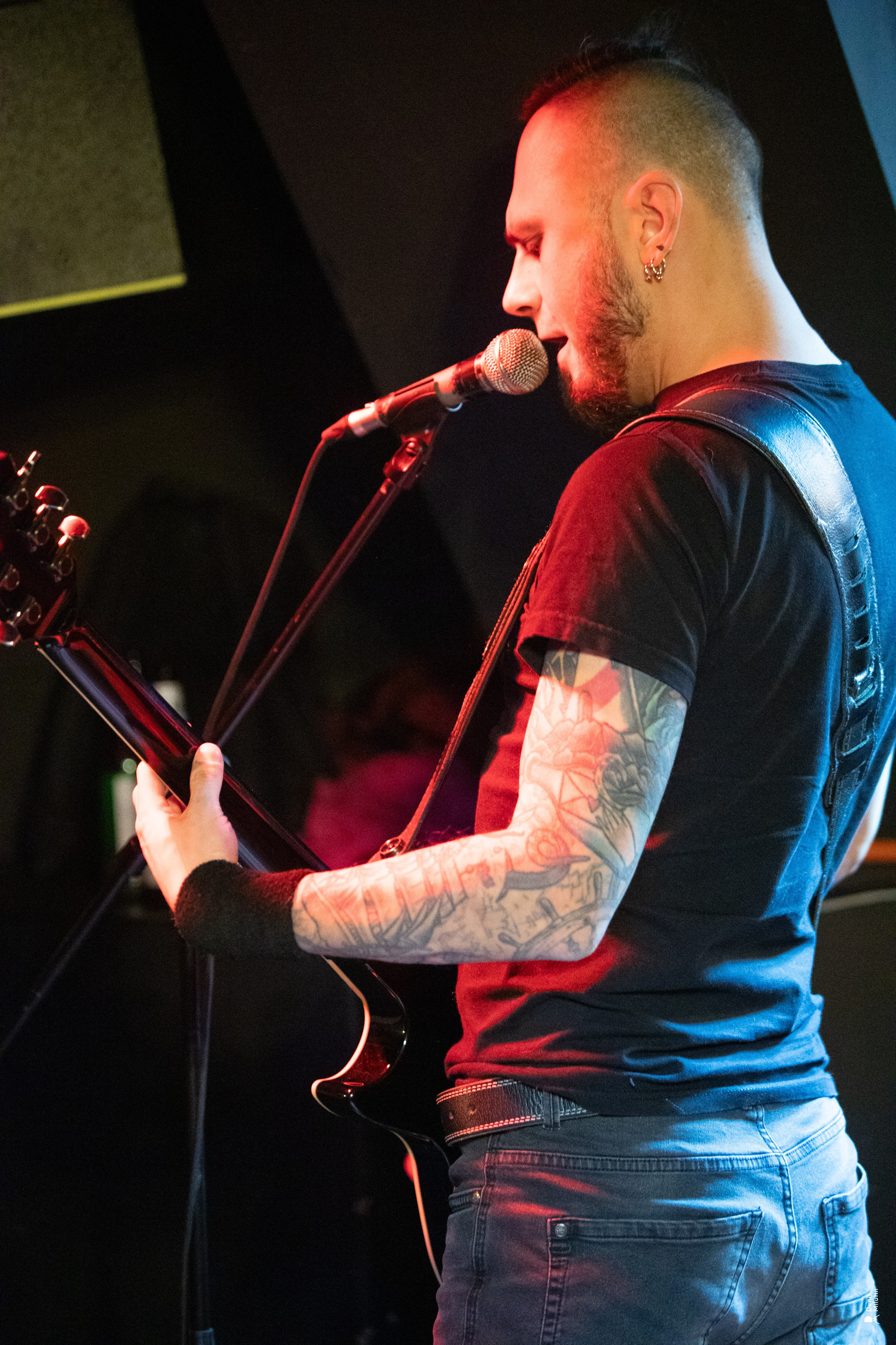 Рядом Ассенизаторы. Портретный фотограф Денис Милютин