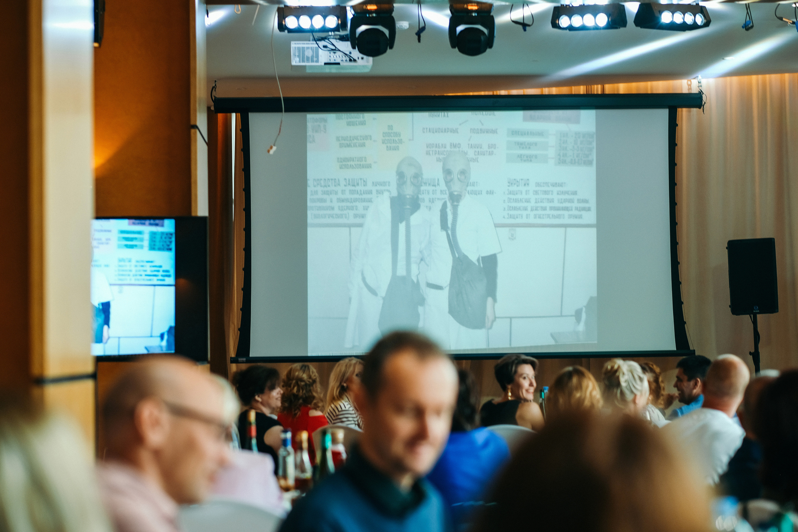 Вечер встречи выпускников 20 лет с окончания института 2002-2022 ресторан REKA. Свадебный и репортажной фотограф Денис Ожигин в Краснодаре и Краснодарском крае