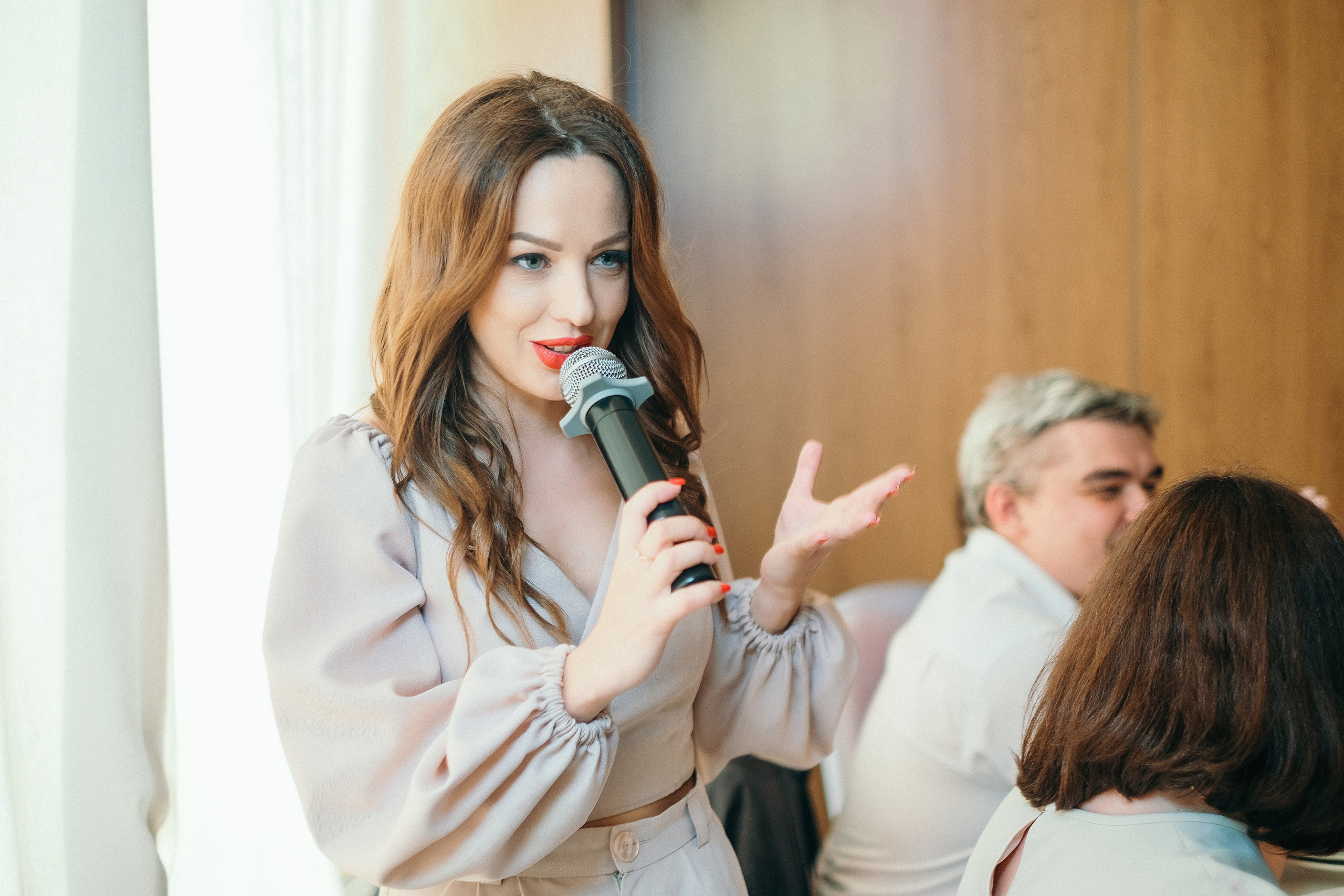 Вечер встречи выпускников 20 лет с окончания института 2002-2022 ресторан REKA. Свадебный и репортажной фотограф Денис Ожигин в Краснодаре и Краснодарском крае