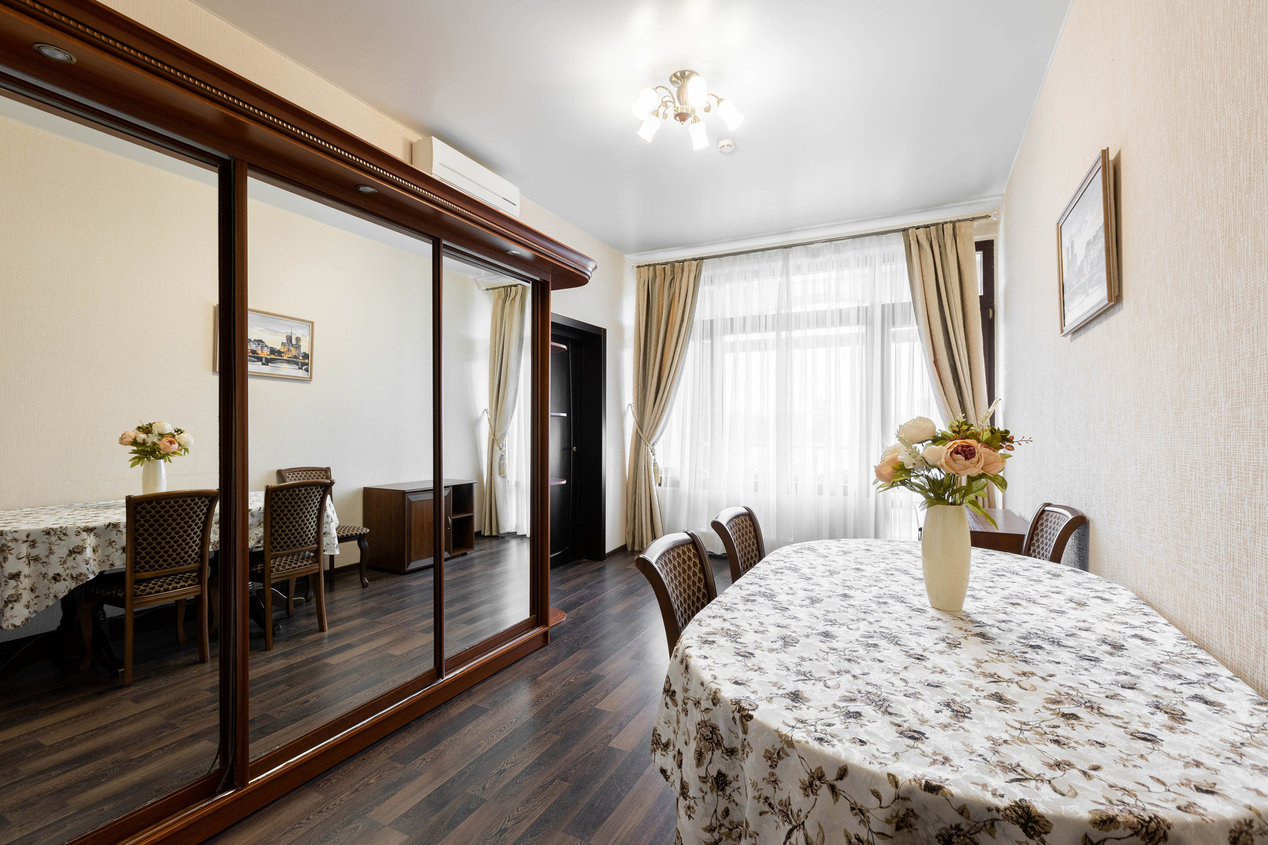 ДОМ МОСКВЫ. Семейный фотограф на крещение и венчание