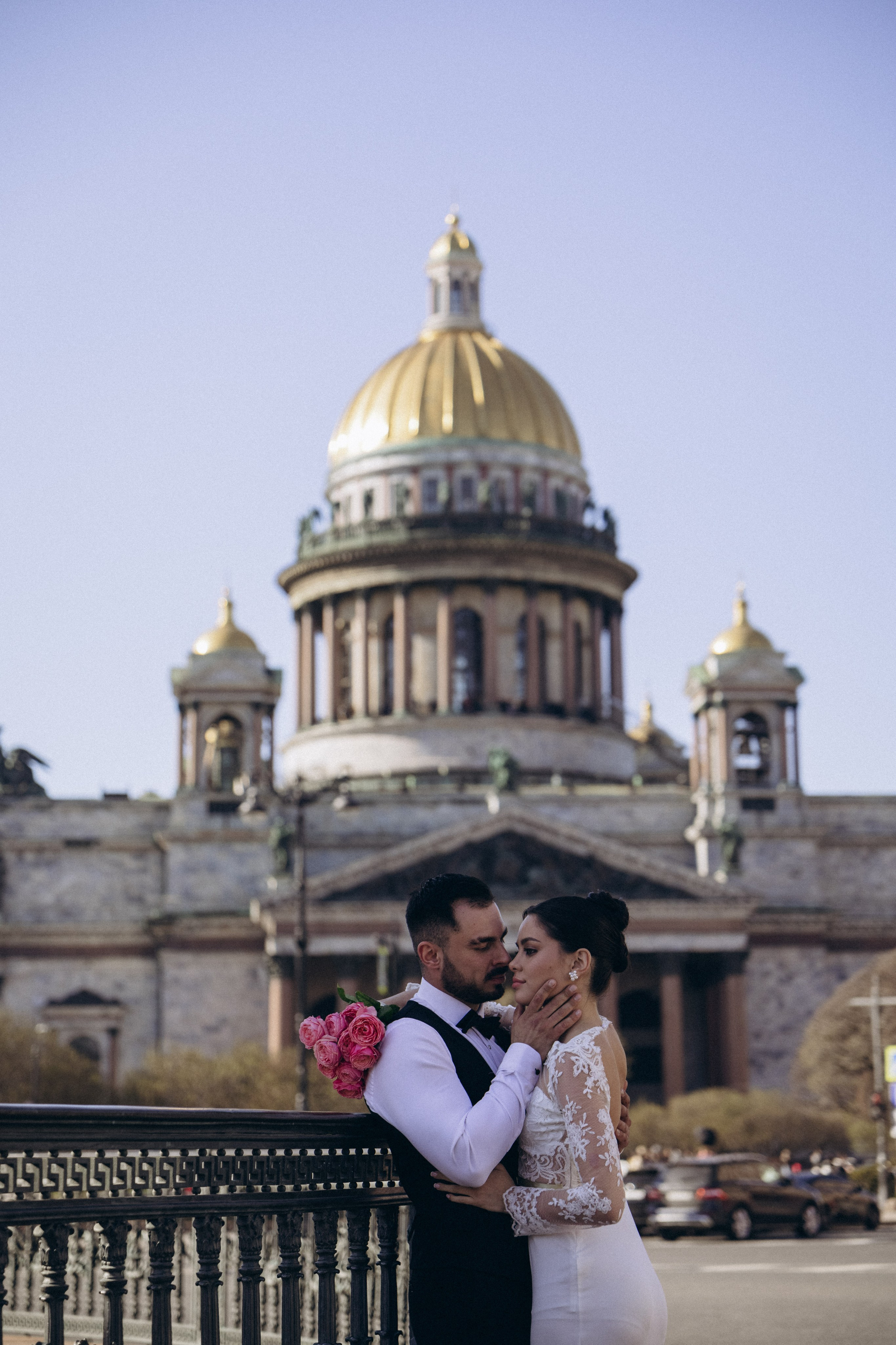Свадебная прогулка на Исаакиевском соборе. Семейный фотограф в Санкт-Петербурге Екатерина Васильева
