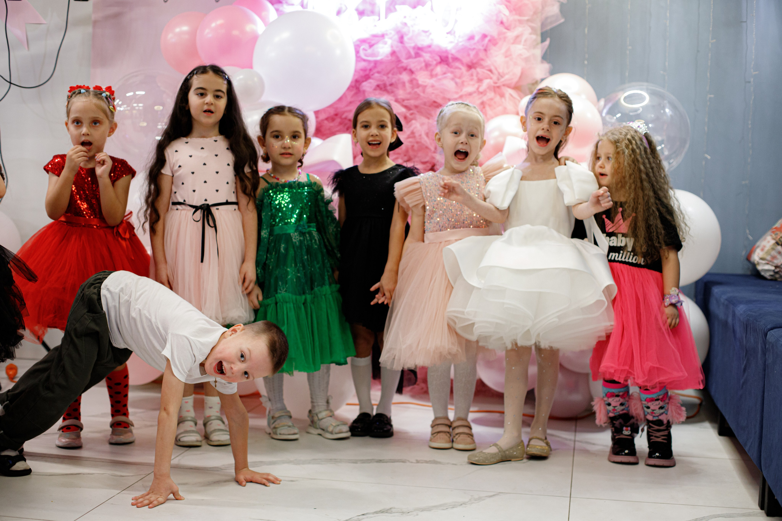 ASIA'S BIRTHDAY PARTY. Photokarish