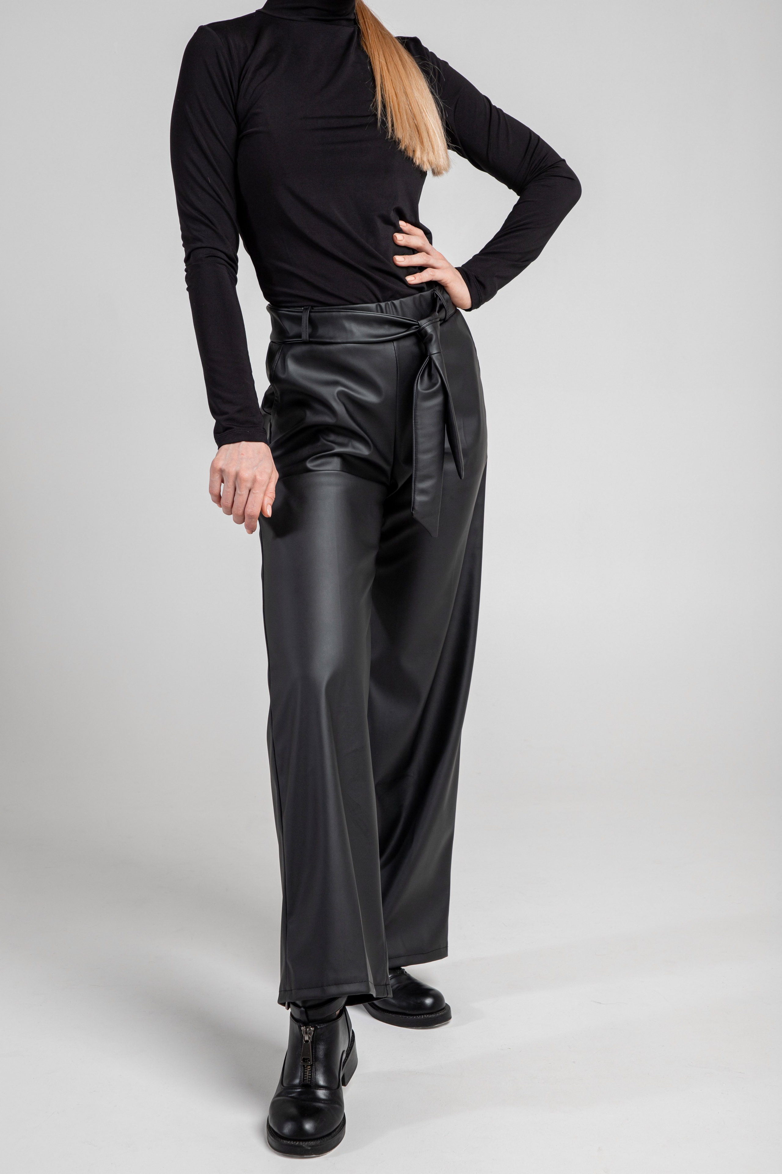 Брюки. Фотограф Денис Лесковский (Тюмень)