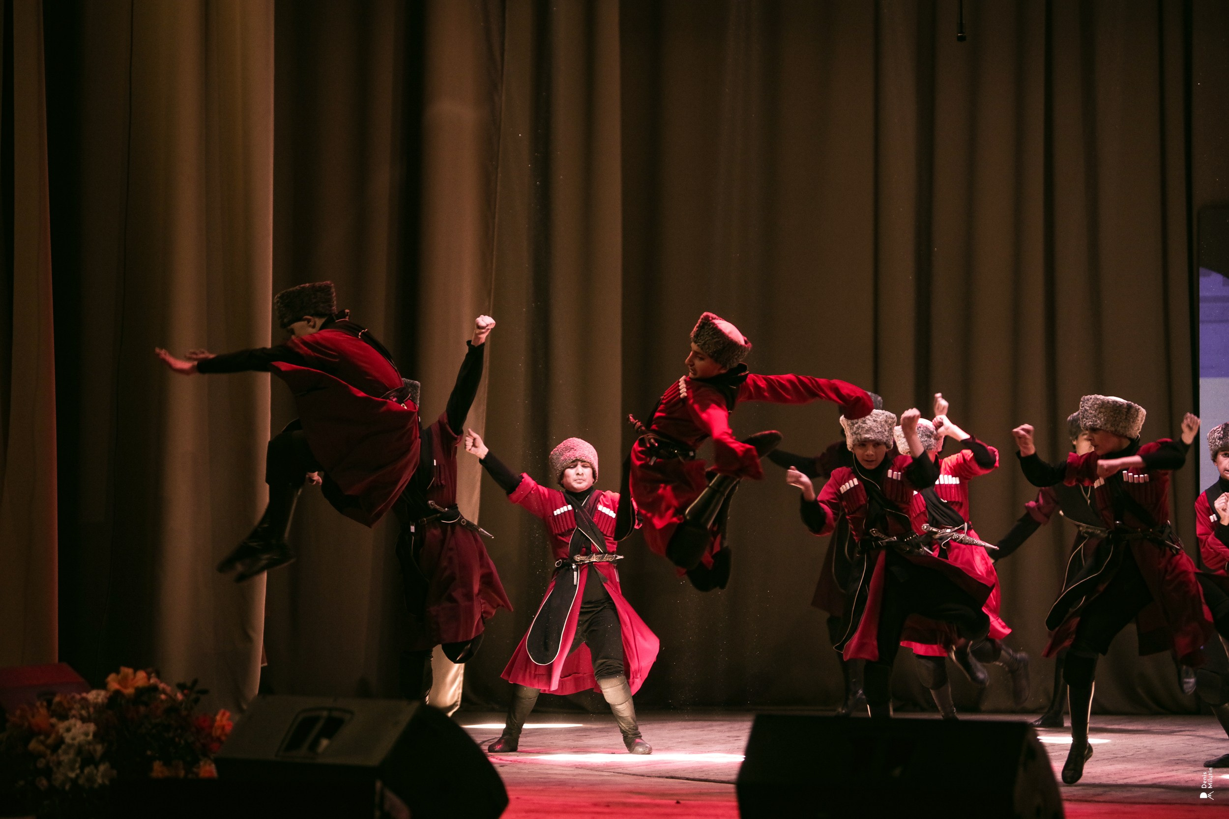 Танцы в Хоби. Портретный фотограф Денис Милютин