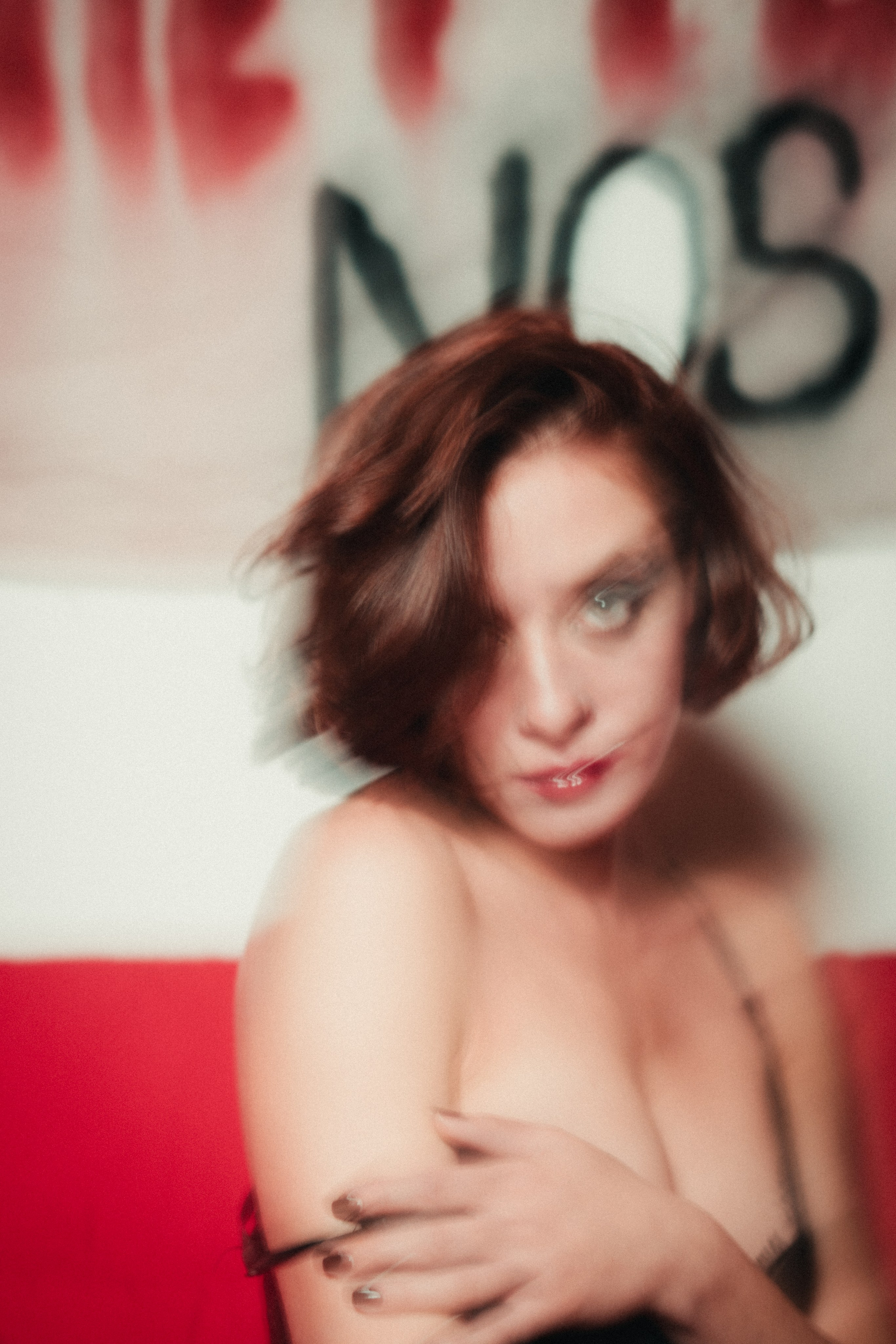 Des millions pour vos bombes des miettes pour nos vies. Фотограф Париж / Photographer Paris