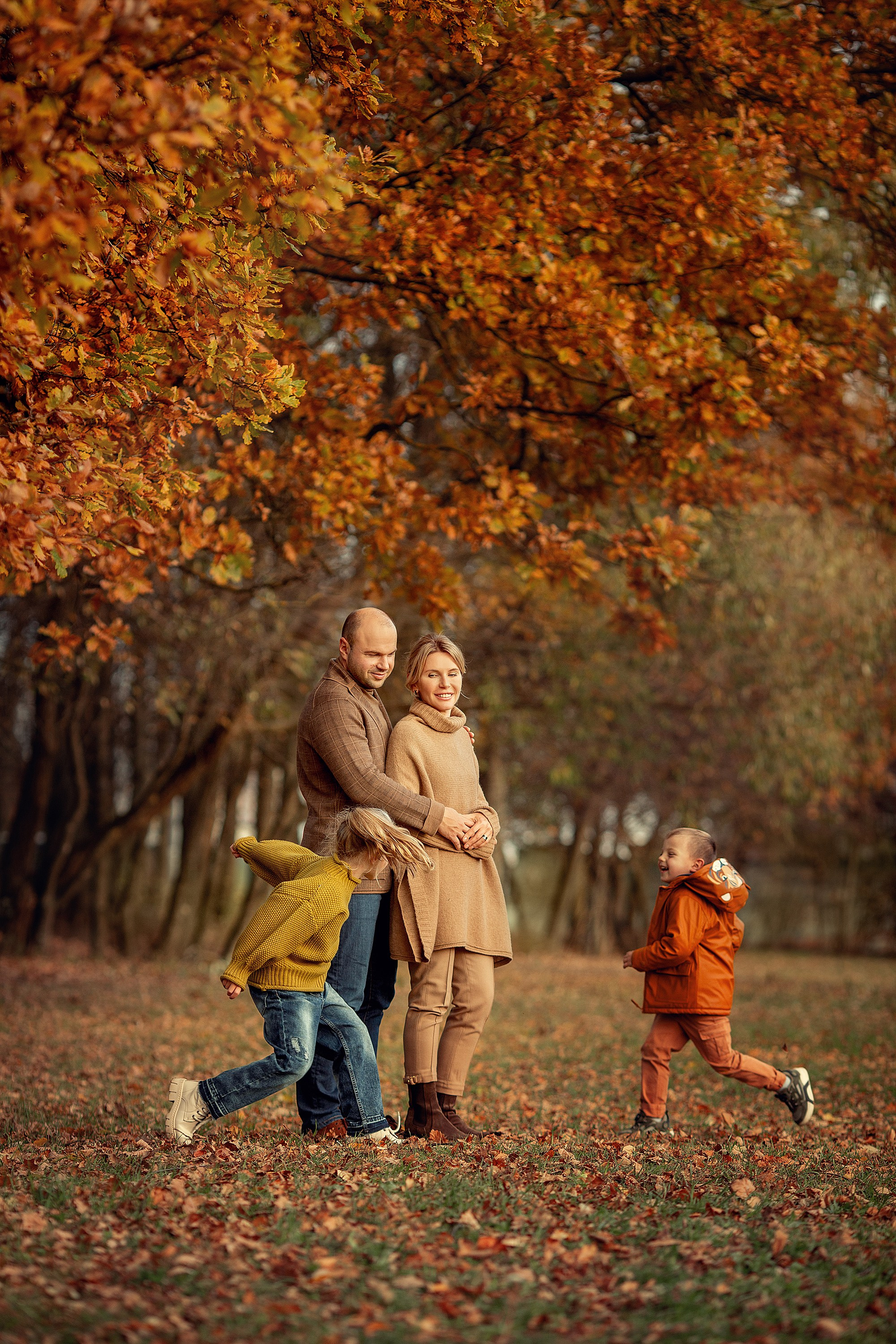 Семейная фотосессия в осеннем парке. Семейный фотограф Татьяна Надеждина | Москва, Московская область, Ярославль