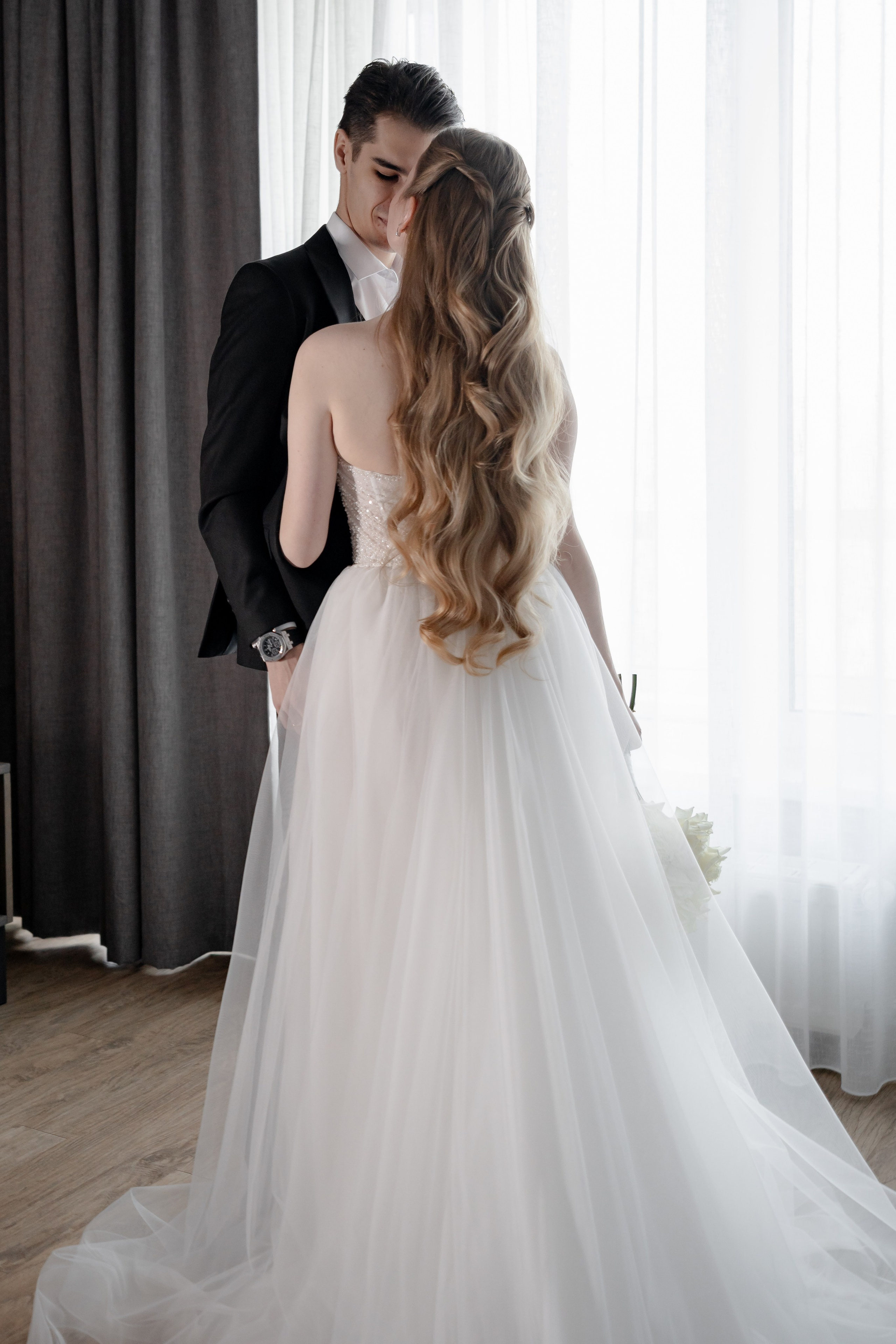 СВАДЕБНАЯ СЬЕМКА СБОРОВ В ОТЕЛЕ И ВЫЕЗД НА ЦЕРЕМОНИЮ (СНЯТО В СИБИРЕ В НИЖНЕВАРТОВСКЕ)М. Профессиональный фотограф, Санкт-Петербург — Виктория Богомолова