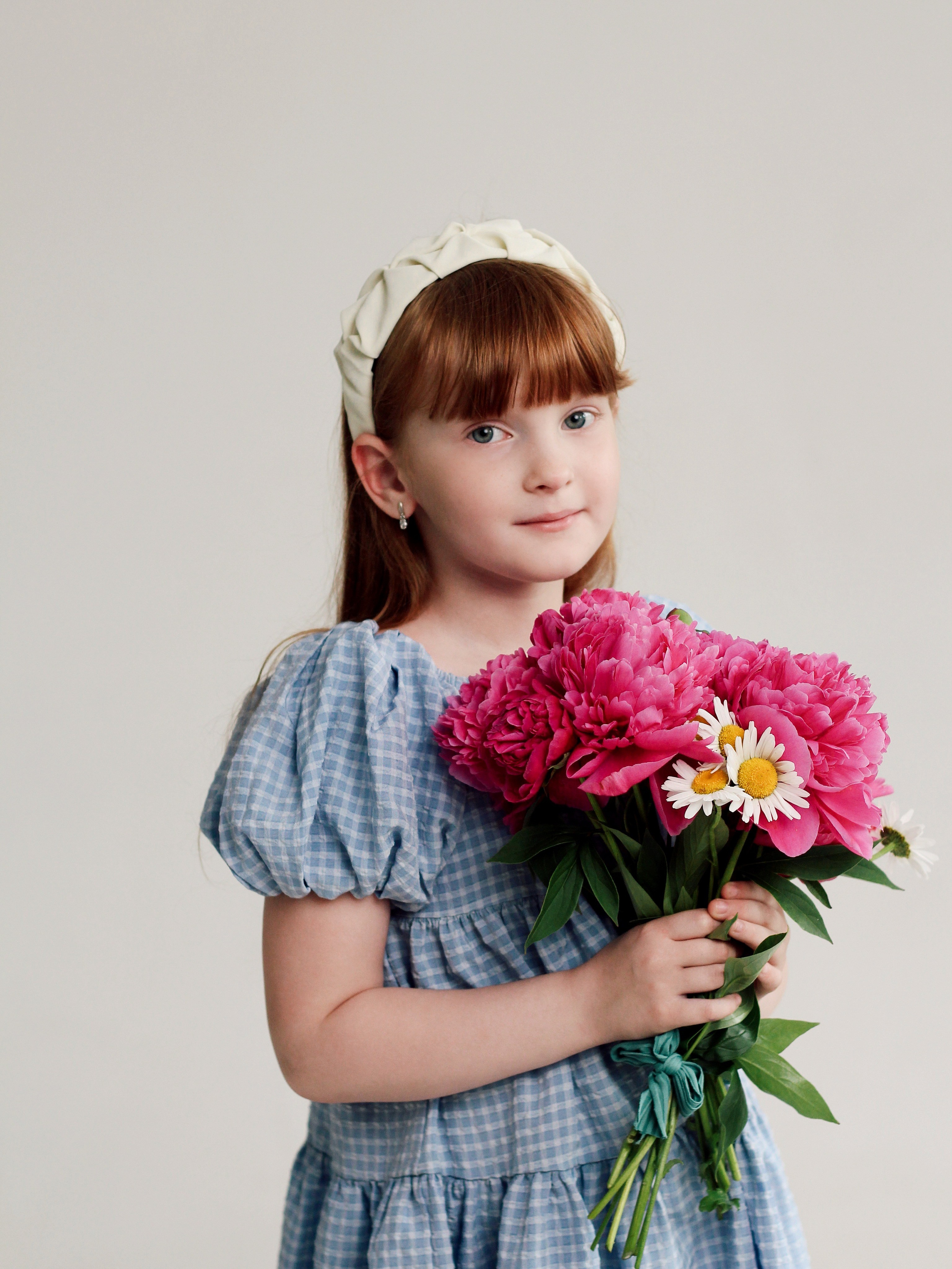 С пионами. Photography Eva