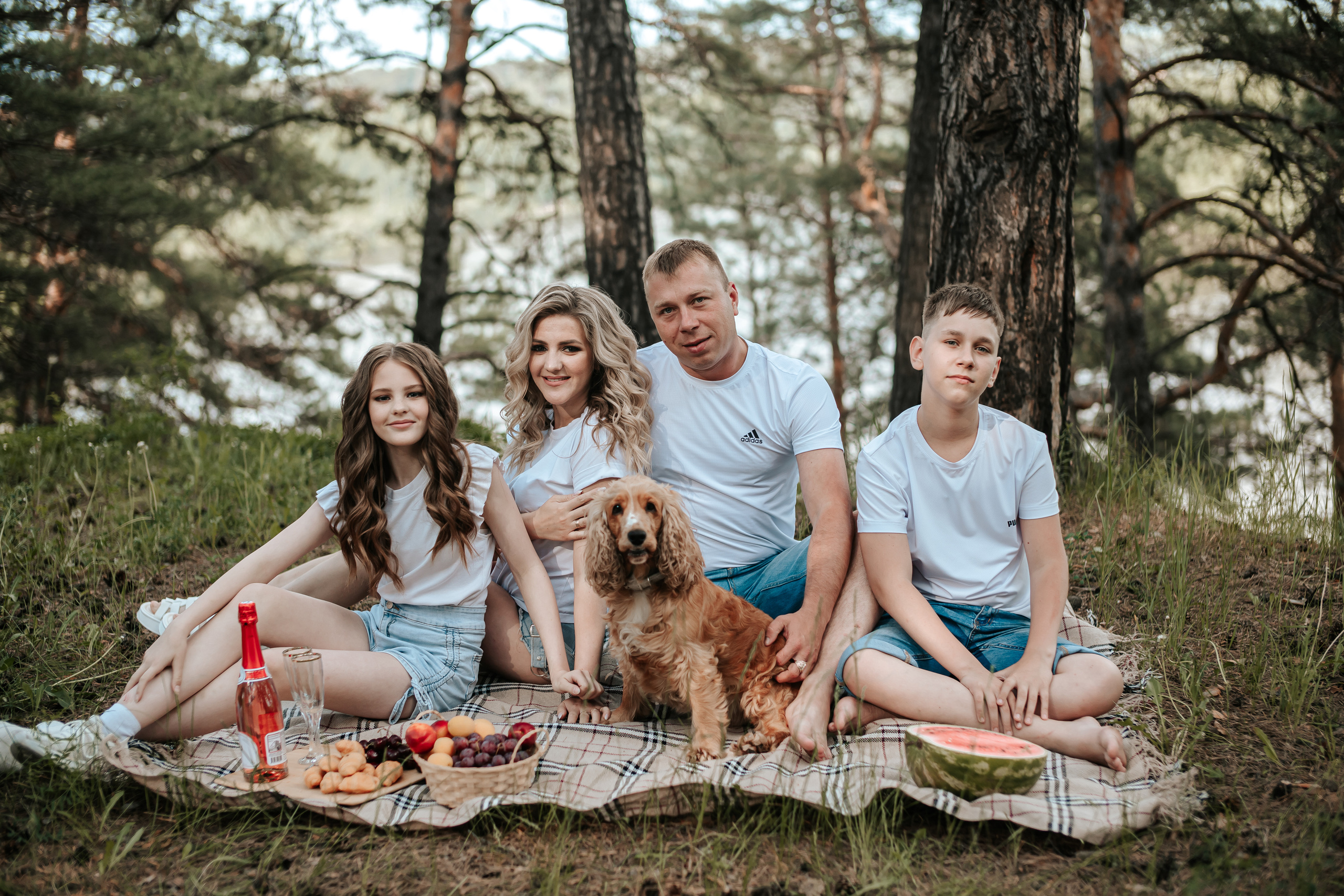 Женя, Алёна, Влад и Лера. Фотограф Arina Elatova