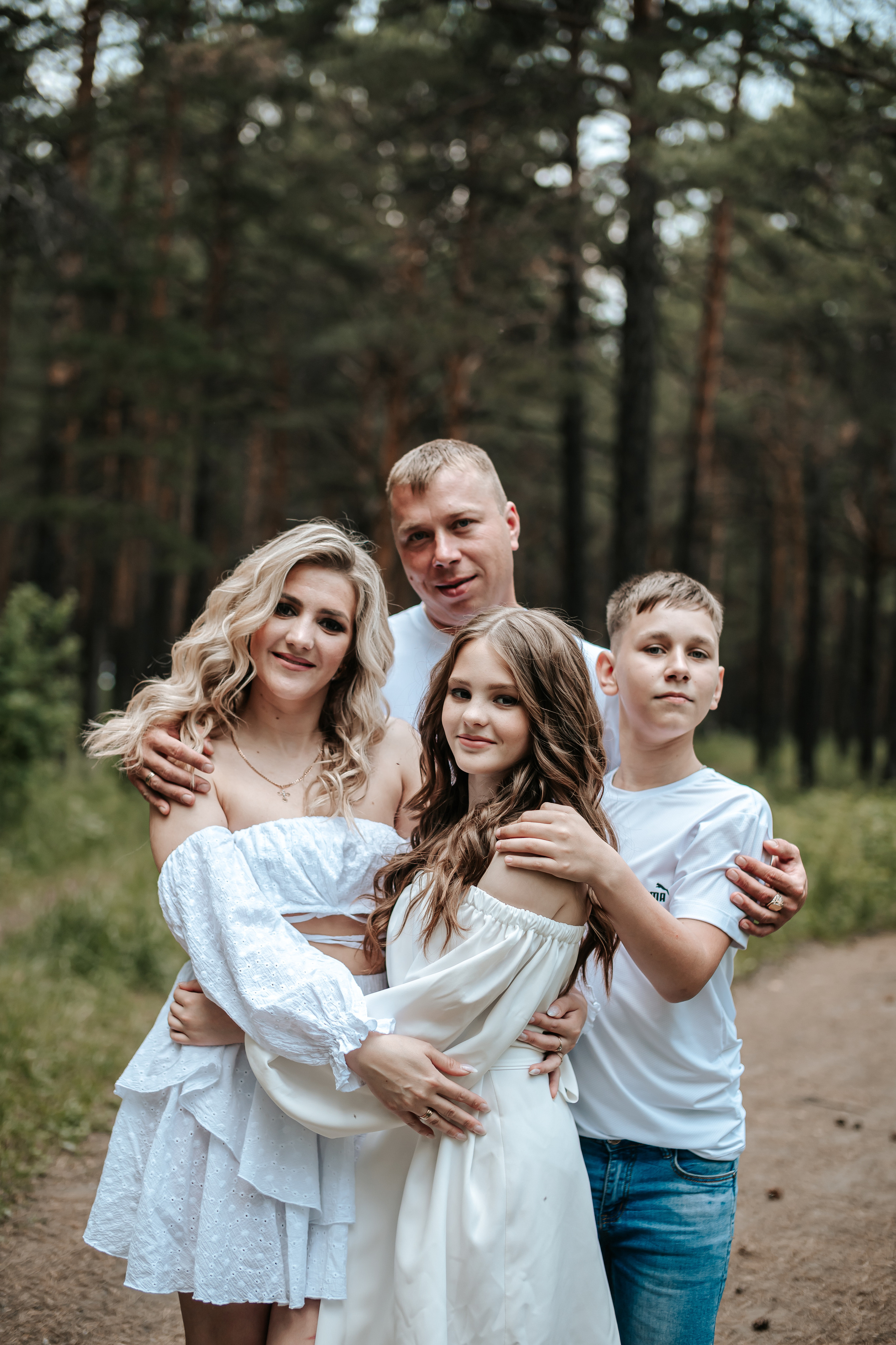 Женя, Алёна, Влад и Лера. Фотограф Arina Elatova