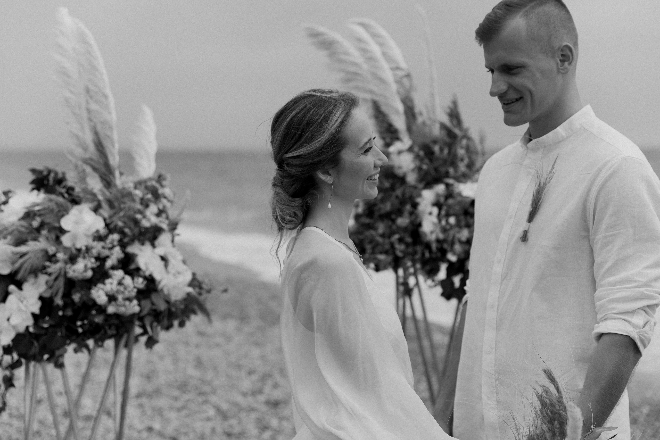 На берегу моря…. СВАДЕБНЫЙ ФОТОГРАФ В КРЫМУ И СЕВАСТОПОЛЕ