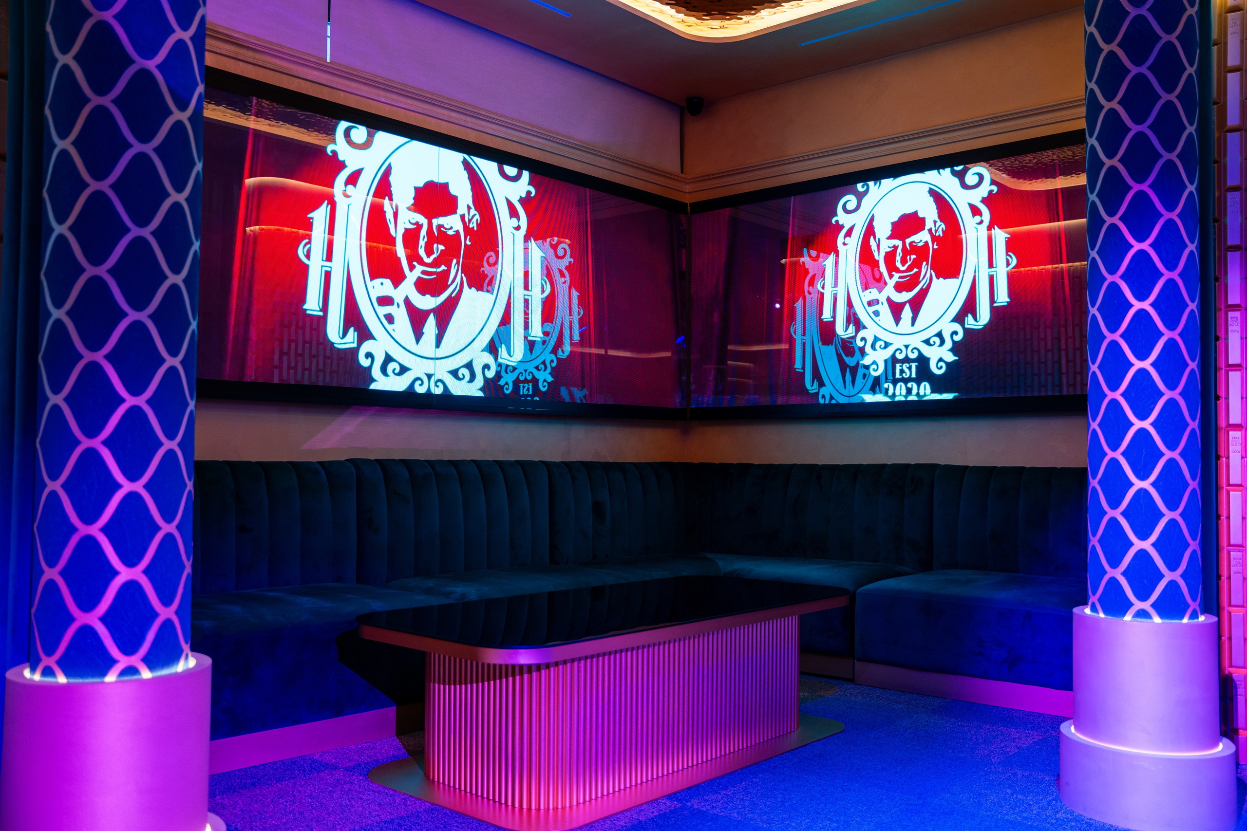 Фотосъемка интерьера стриптиз-клуба Hefner — элитный клуб Краснодара. Интерьерная фотосъемка клуба Hefner в Краснодаре — профессионально. Шедевры для Вас! Фотограф и Видеограф в Краснодаре Пахиев Руслан