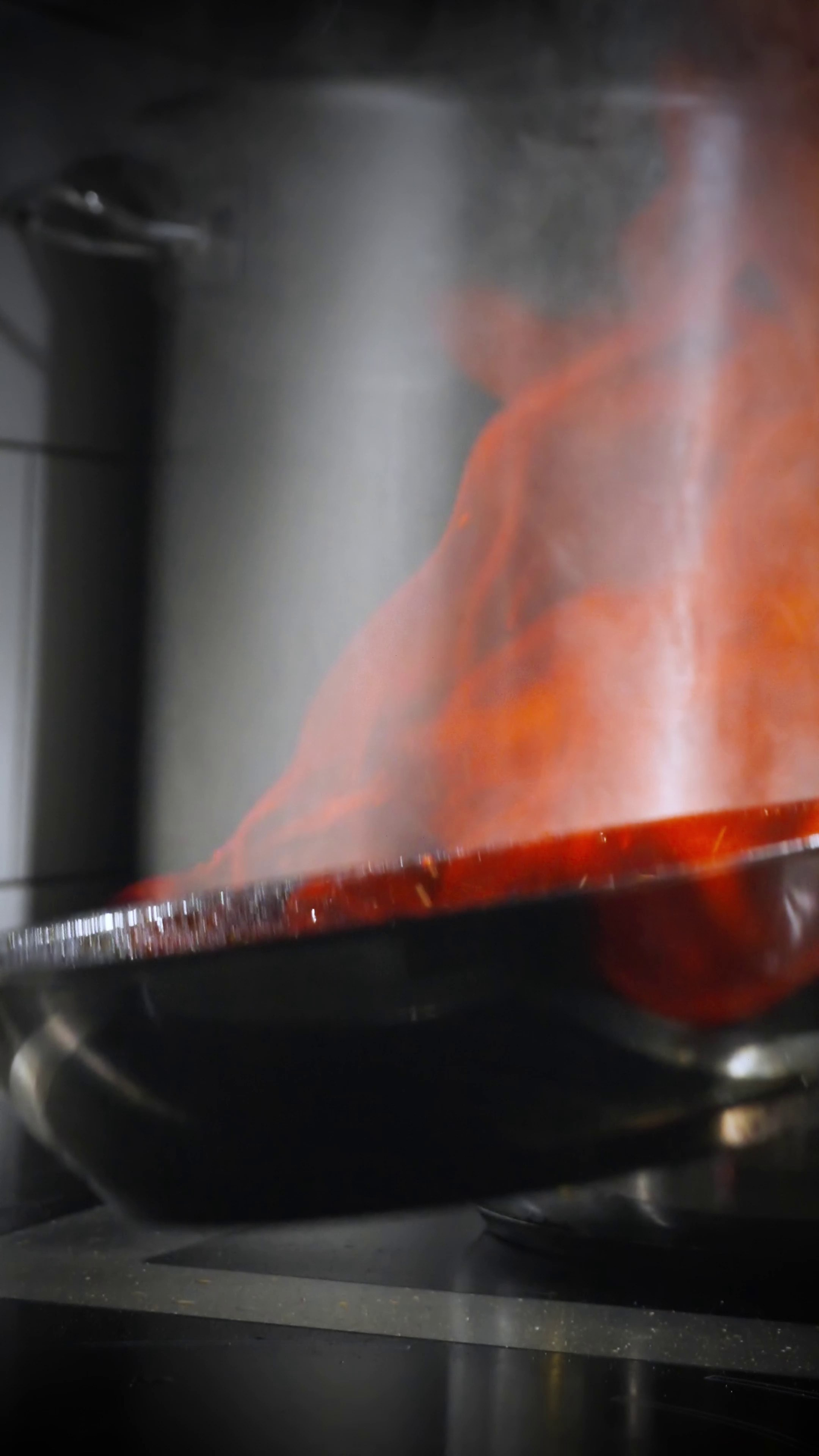 Оператор Александр Мадаминов